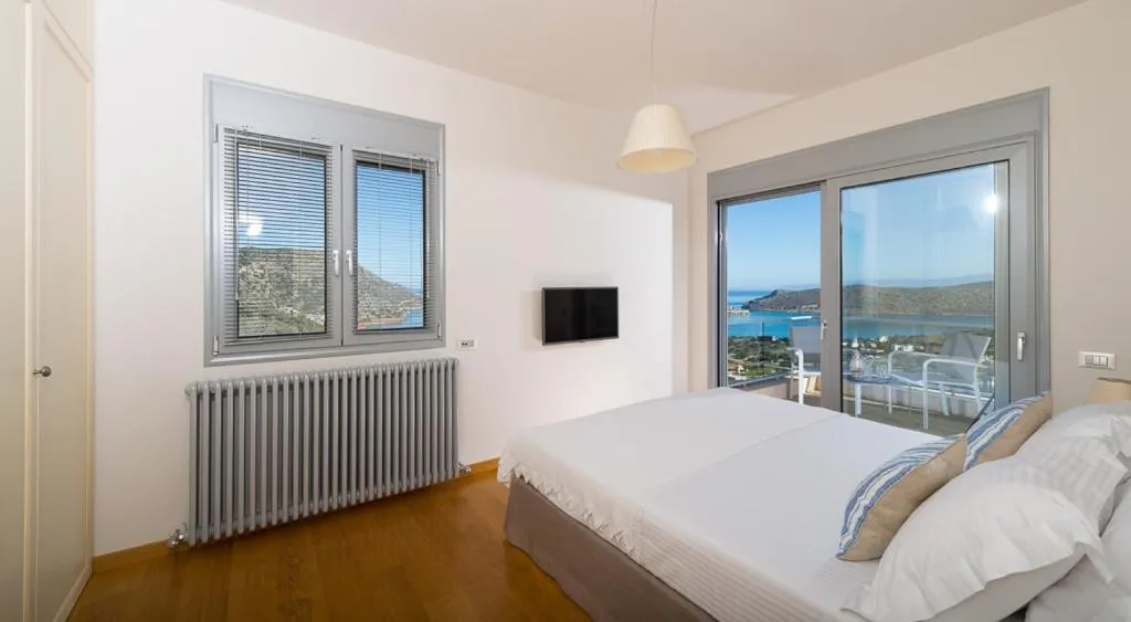 Bed in Elounda Luxury Villas