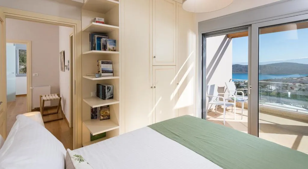 Bed in Elounda Luxury Villas