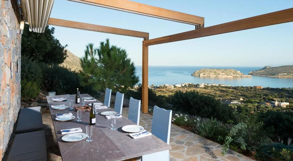 BBQ facilities in Elounda Luxury Villas