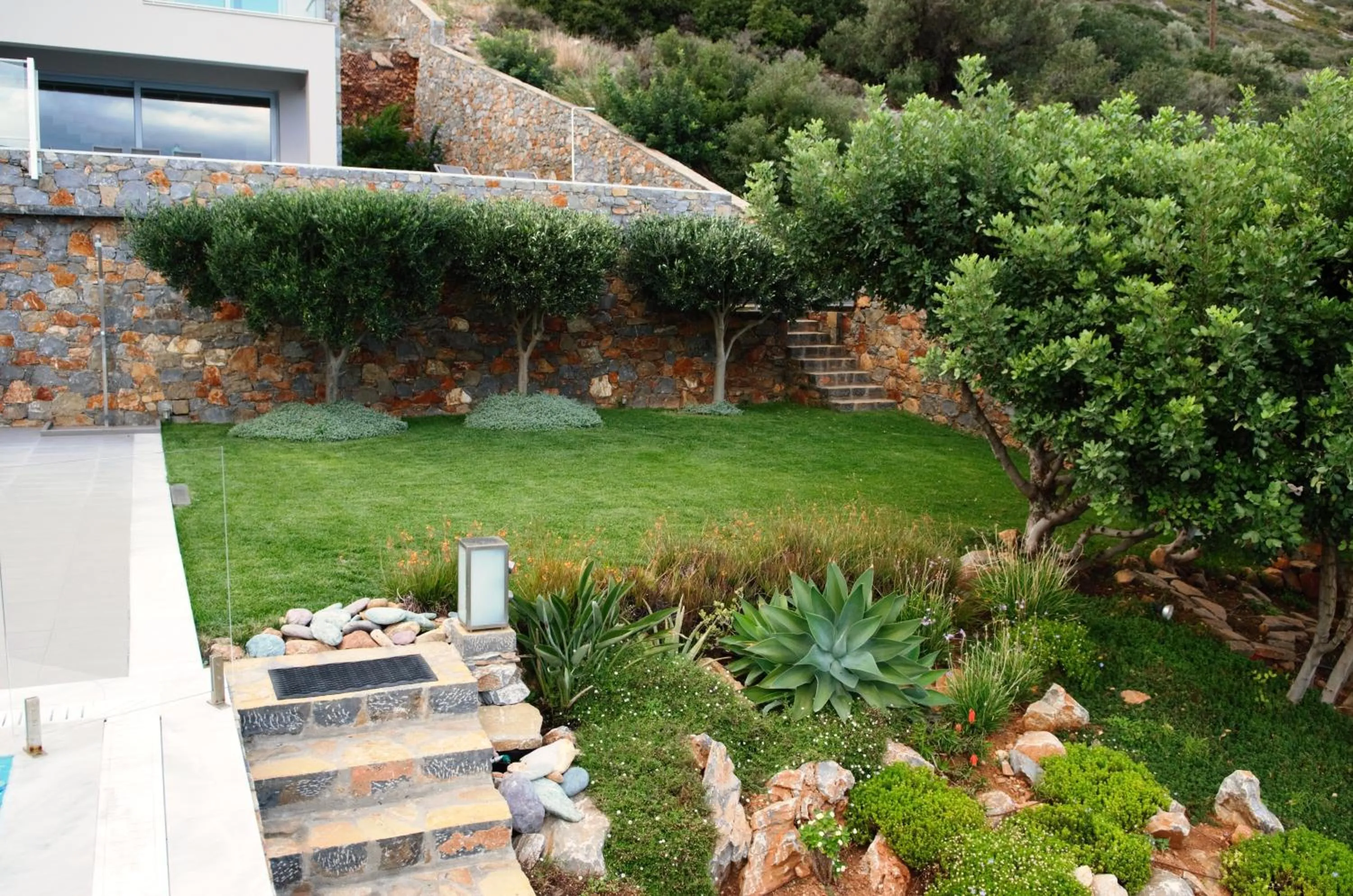 Garden in Elounda Luxury Villas