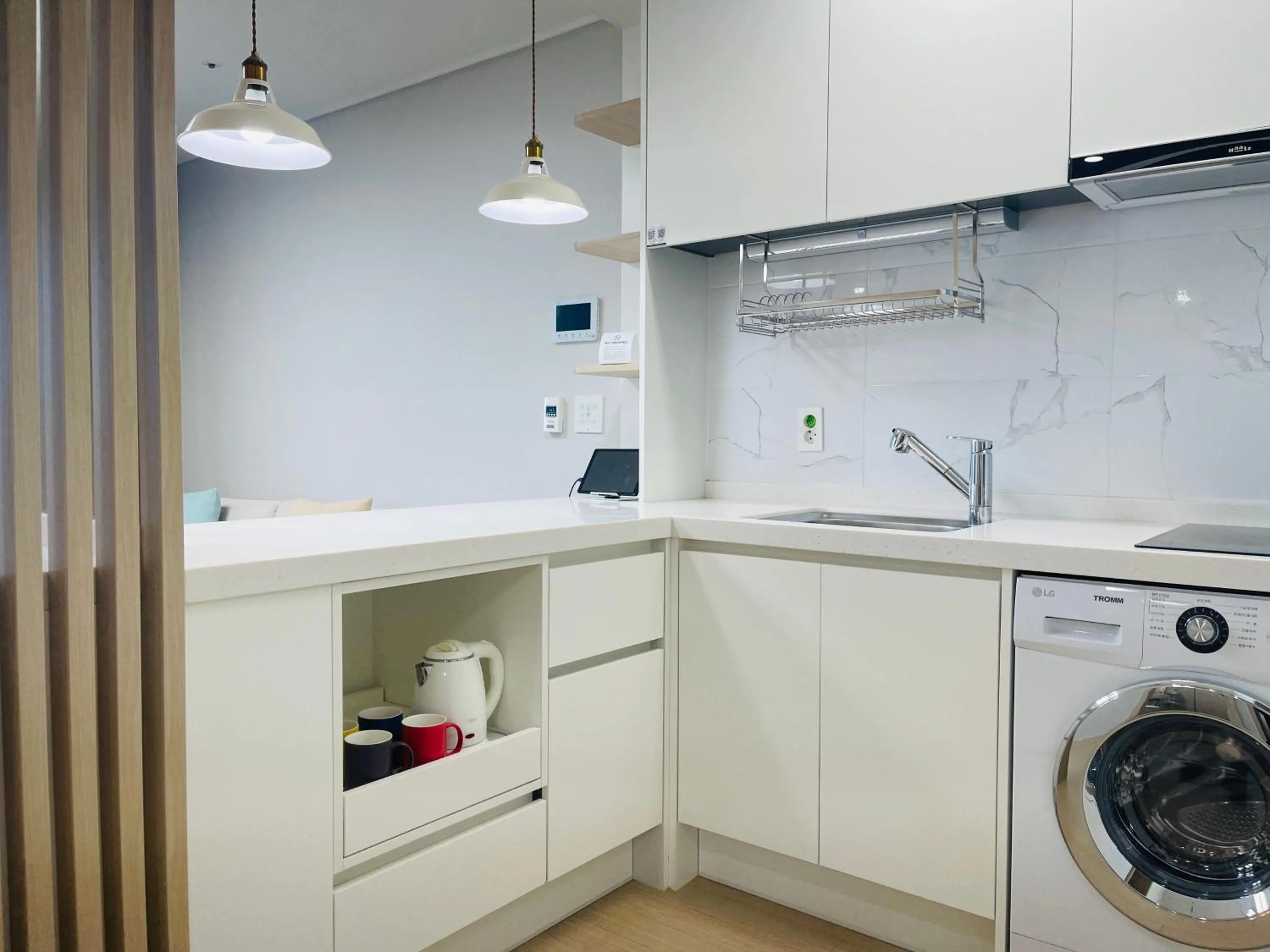Kitchen or kitchenette in OceanStay E7 INN-TheCity