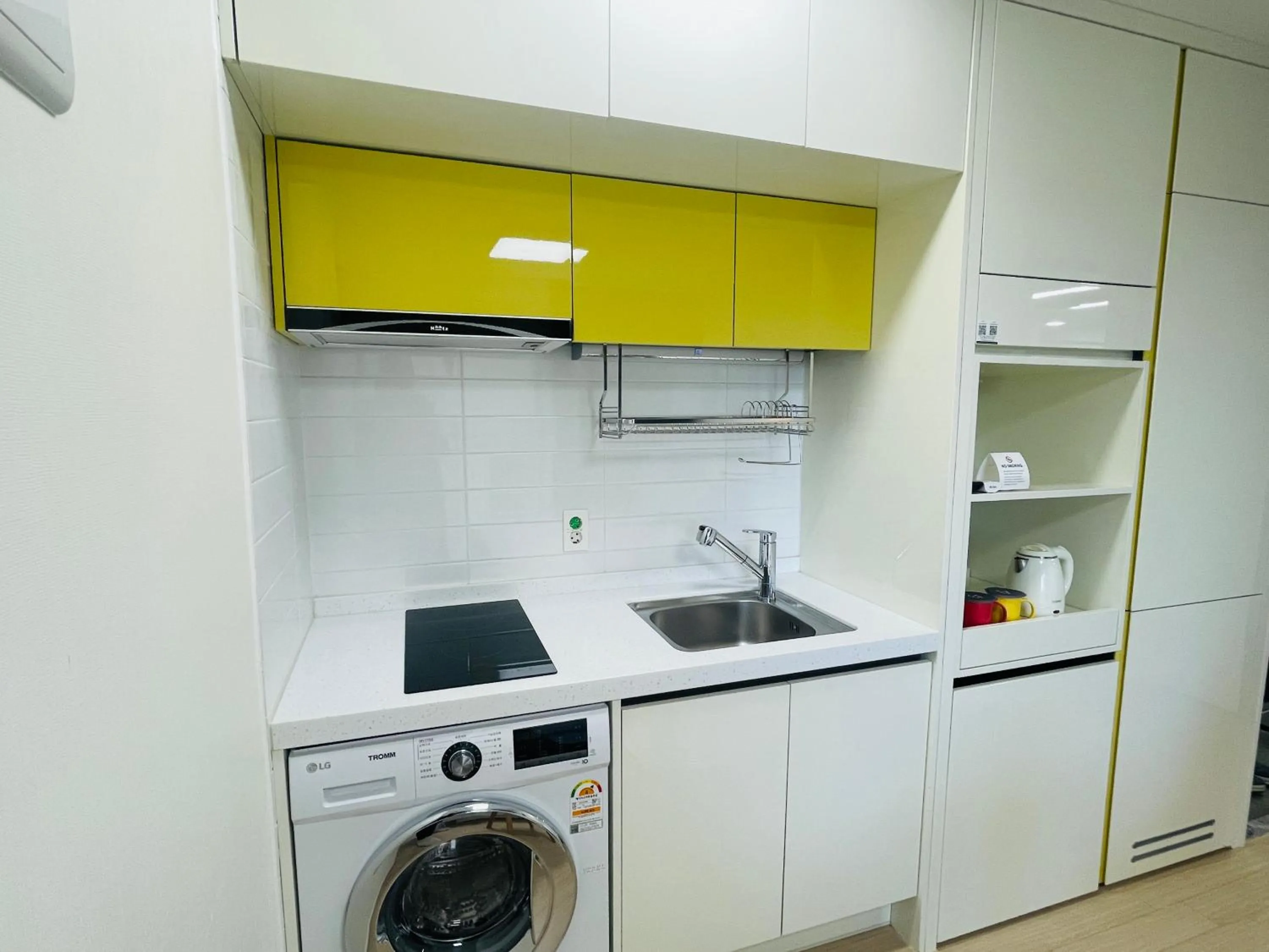 Kitchen or kitchenette in OceanStay E7 INN-TheCity