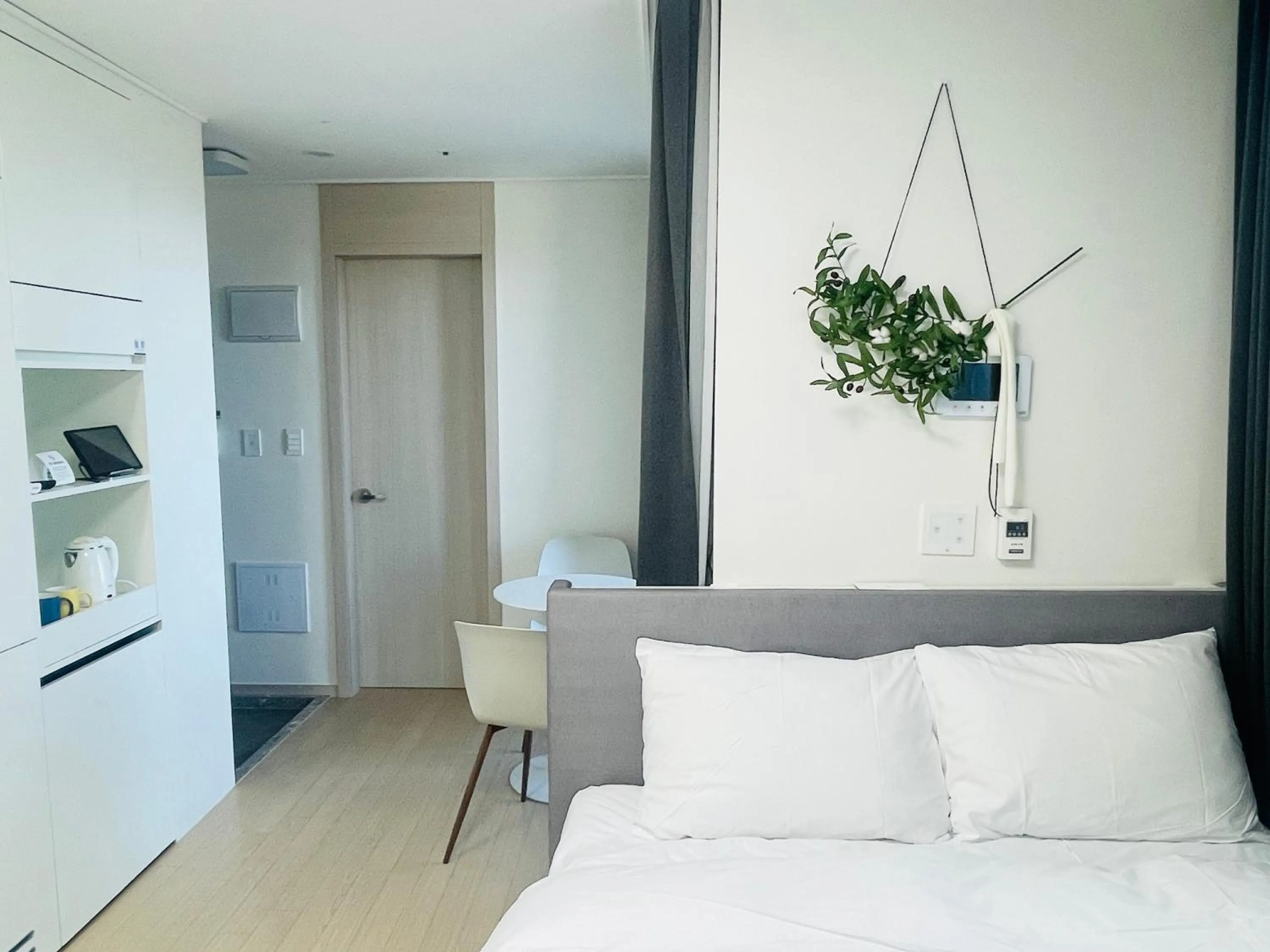 Photo of the whole room, Bed in OceanStay E7 INN-TheCity