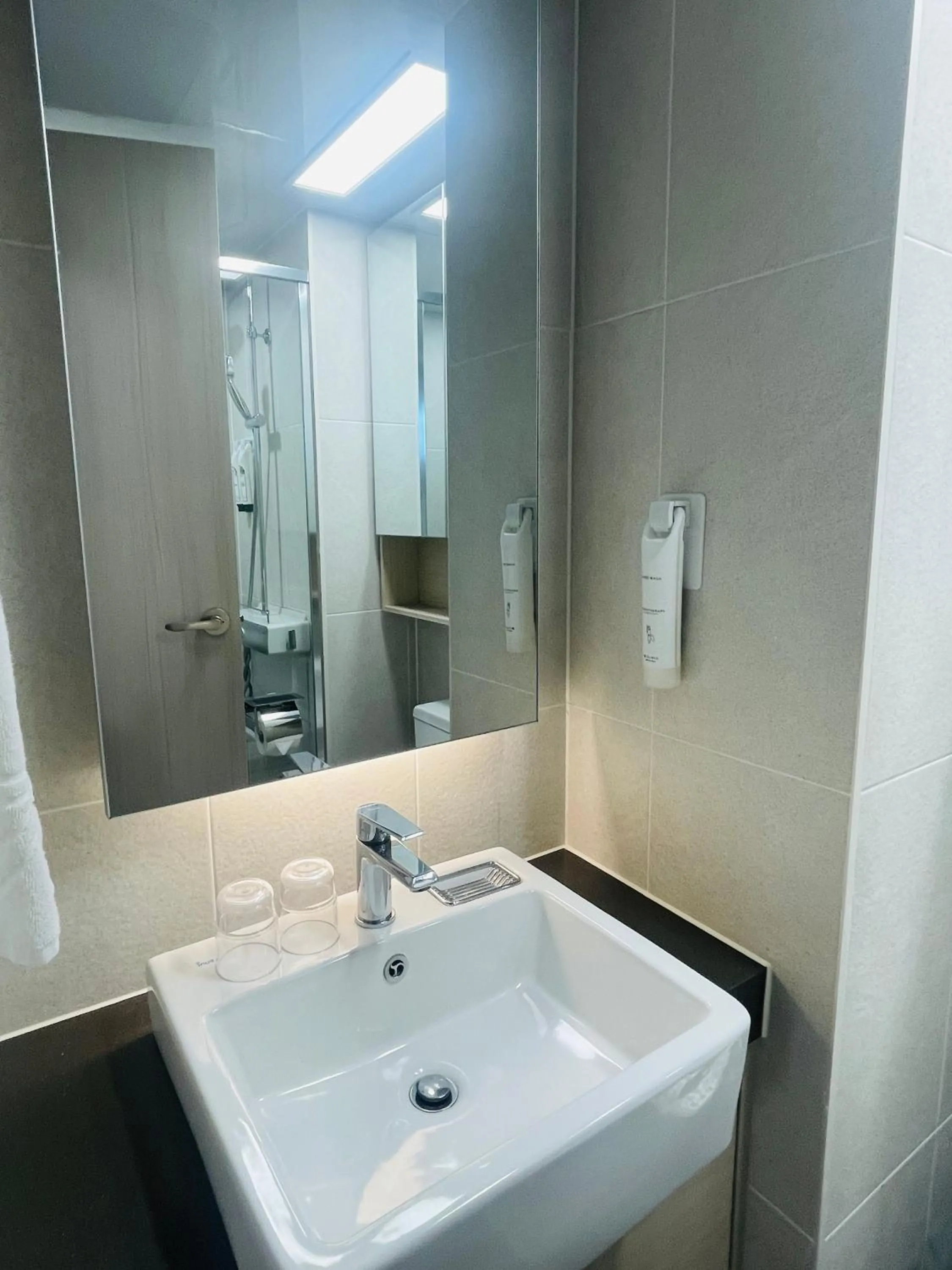 Bathroom in OceanStay E7 INN-TheCity