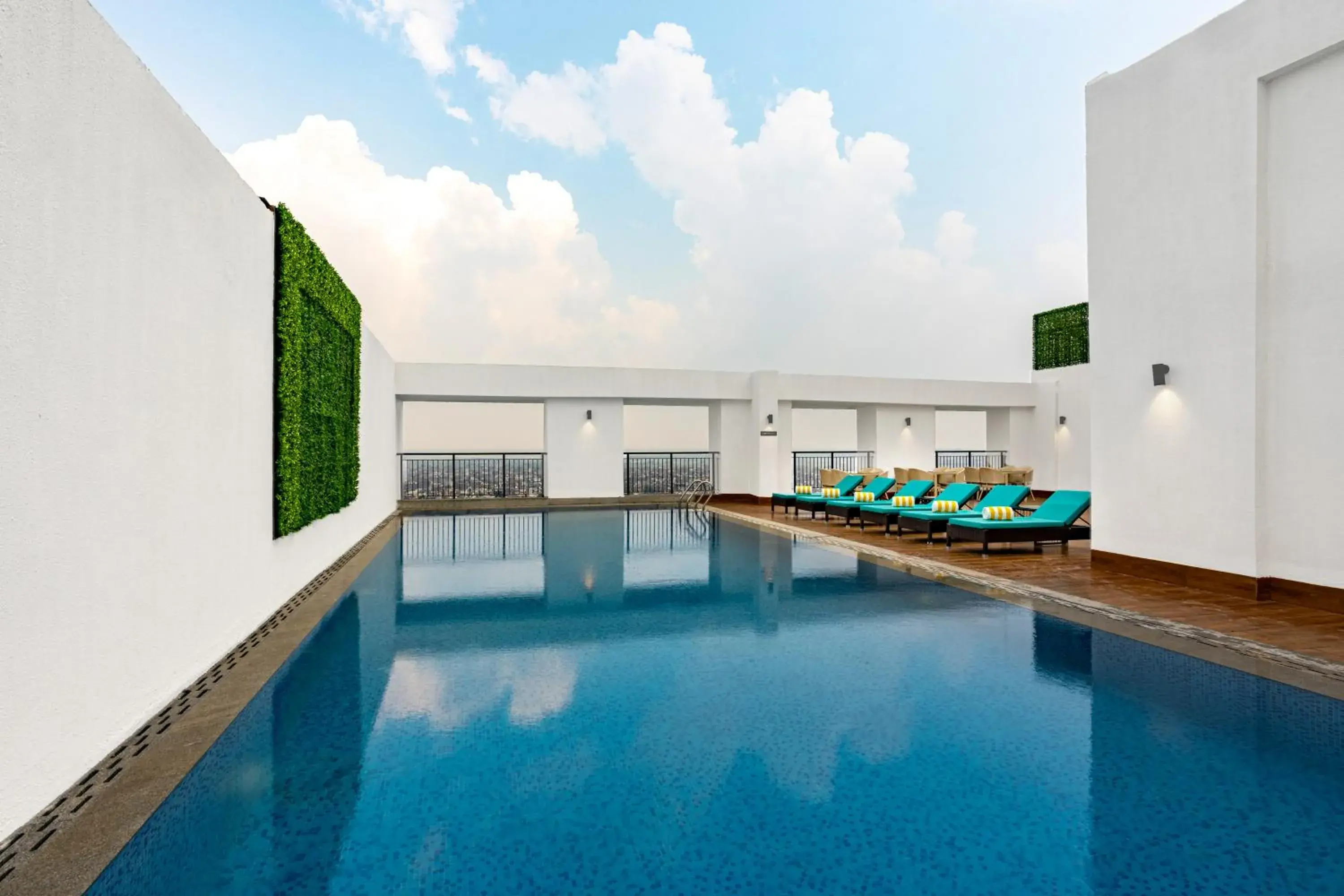 Swimming pool in Radisson Hotel Prayagraj Swimming pool in Radisson Hotel Prayagraj