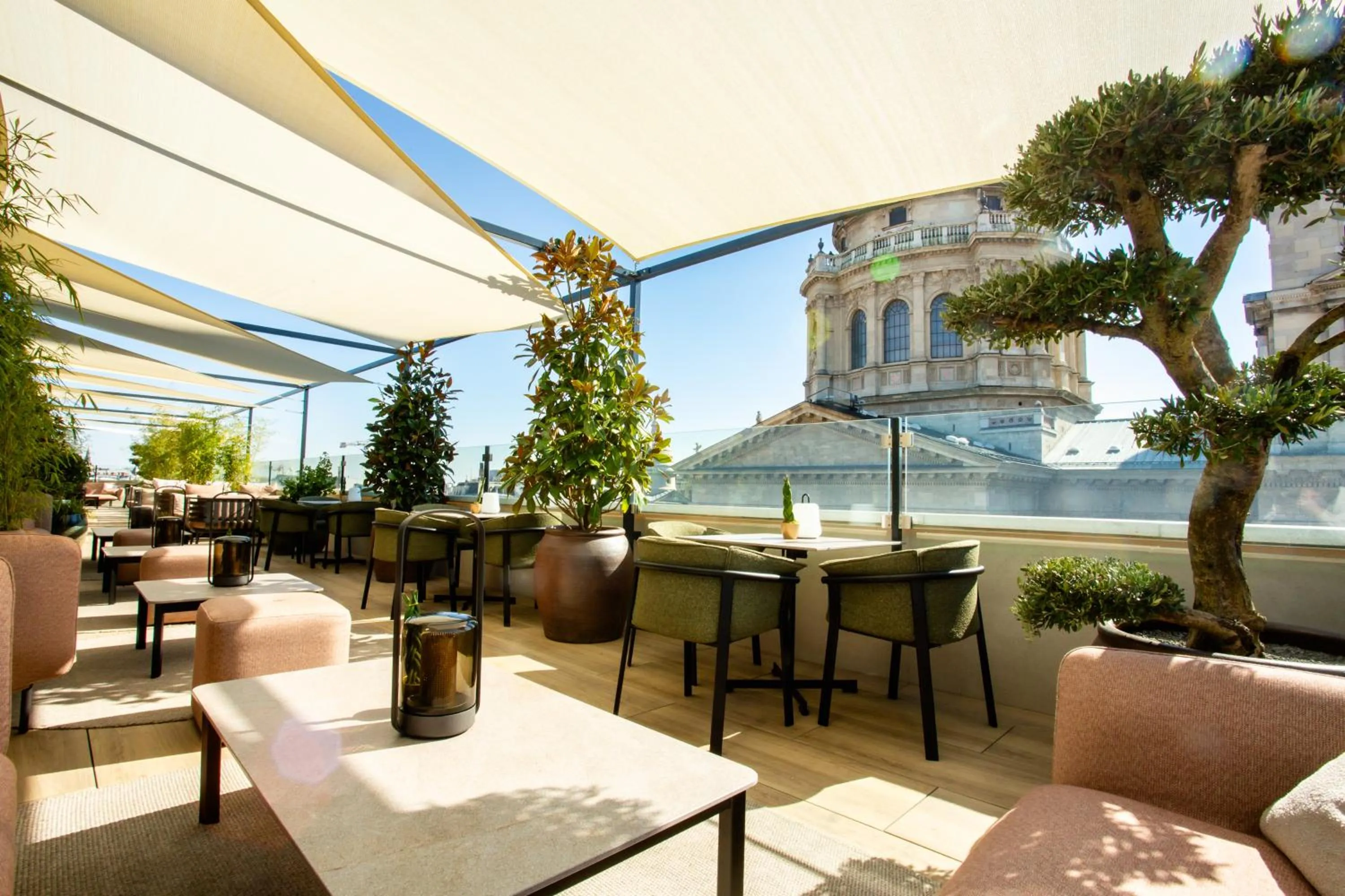 Restaurant/places to eat in Radisson Collection Hotel, Basilica Budapest