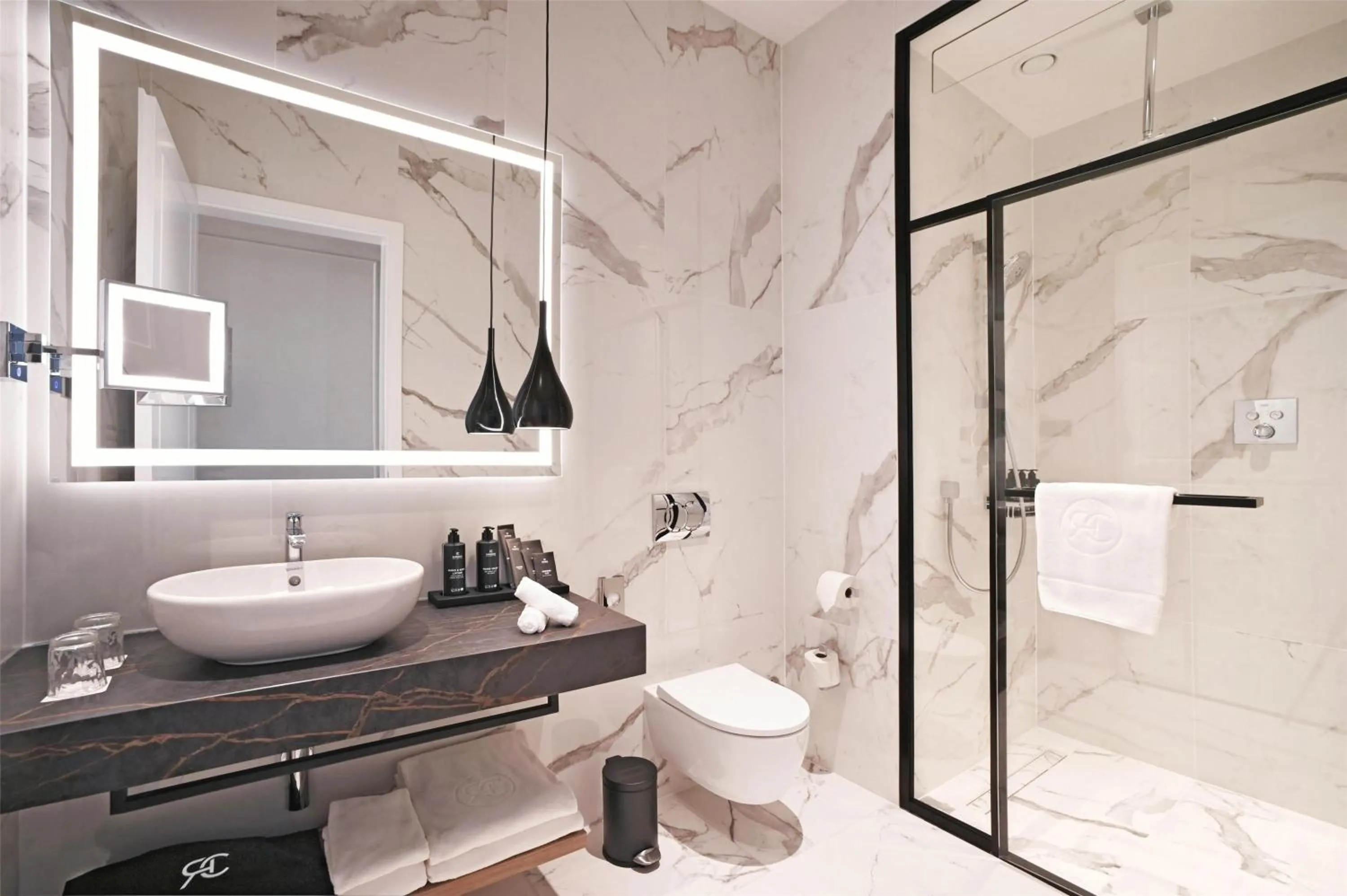 Shower in Radisson Collection Hotel, Basilica Budapest