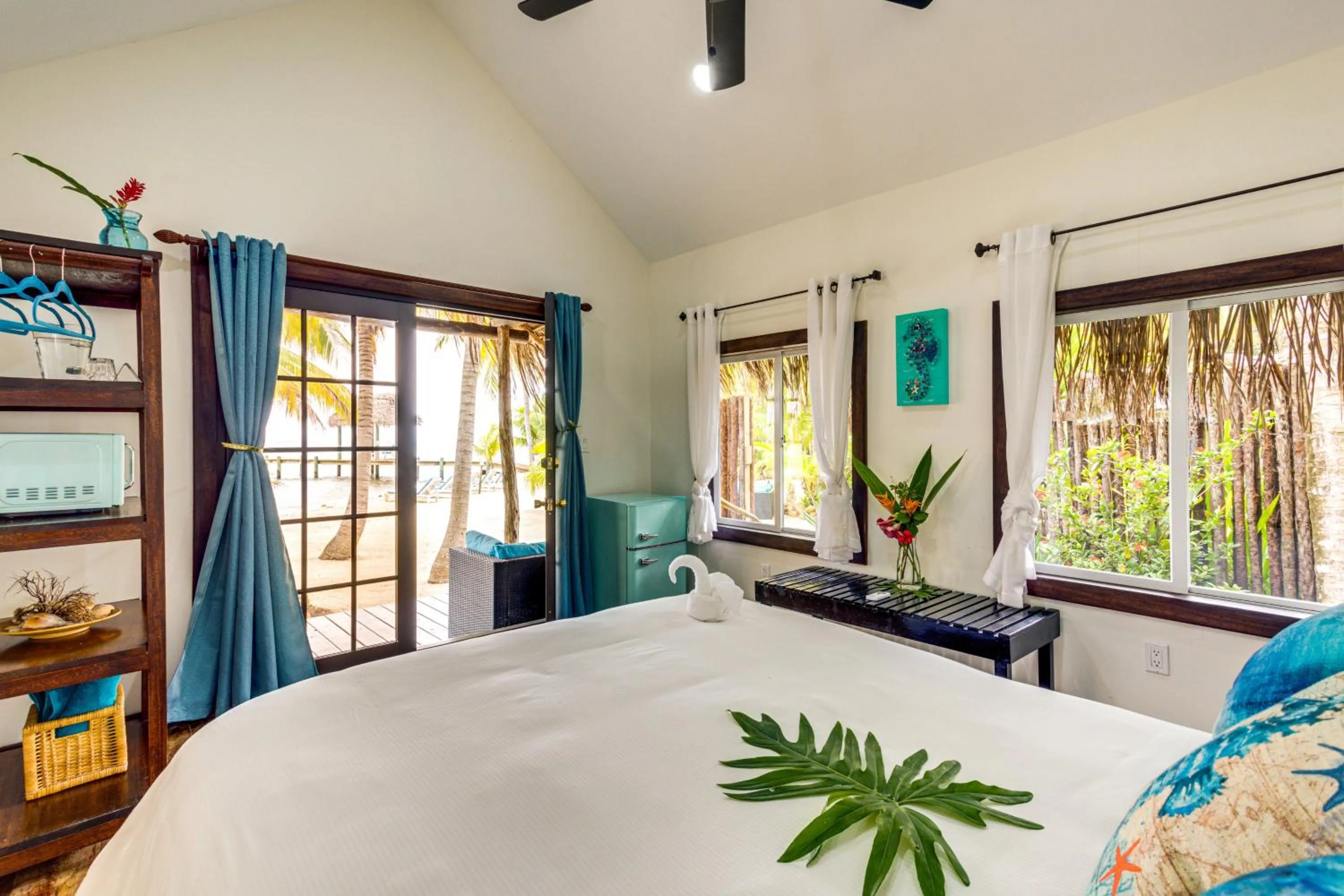 Bedroom, Bed in Azure Del Mar