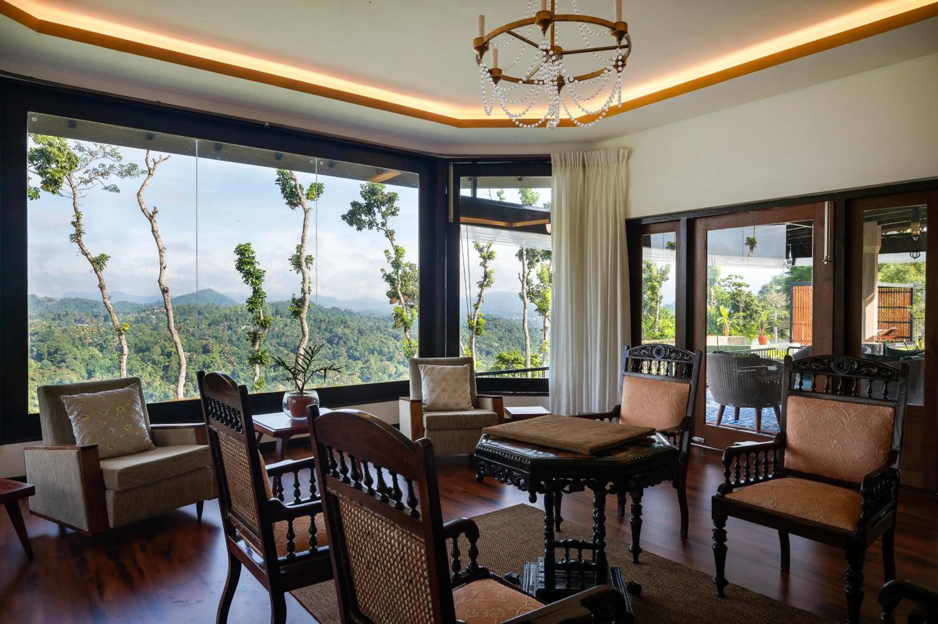 Restaurant/places to eat in Riverdale Bungalow - Film Location For 'Bridge On The River Kwai'