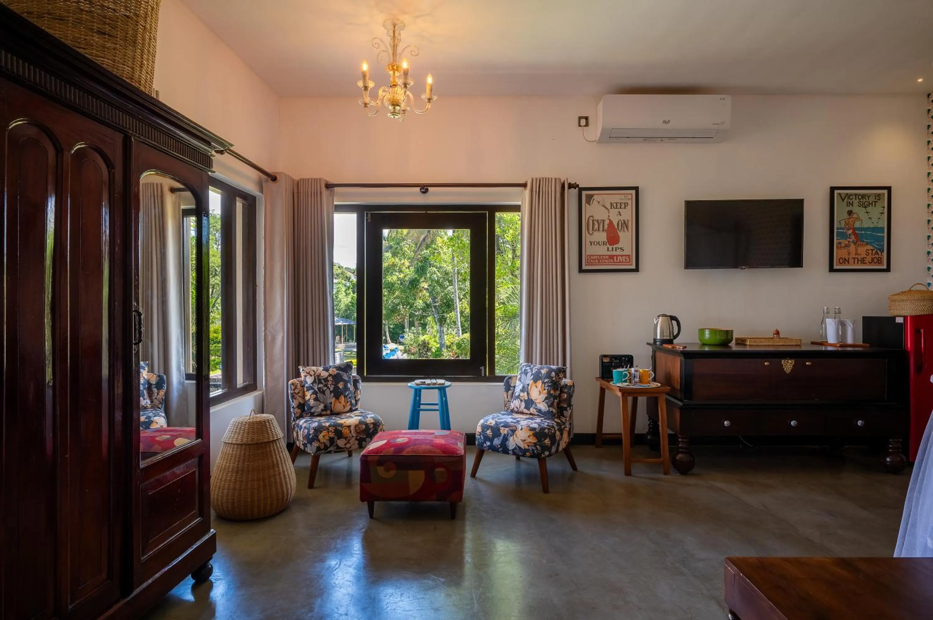 Communal lounge/ TV room in Riverdale Bungalow - Film Location For 'Bridge On The River Kwai'