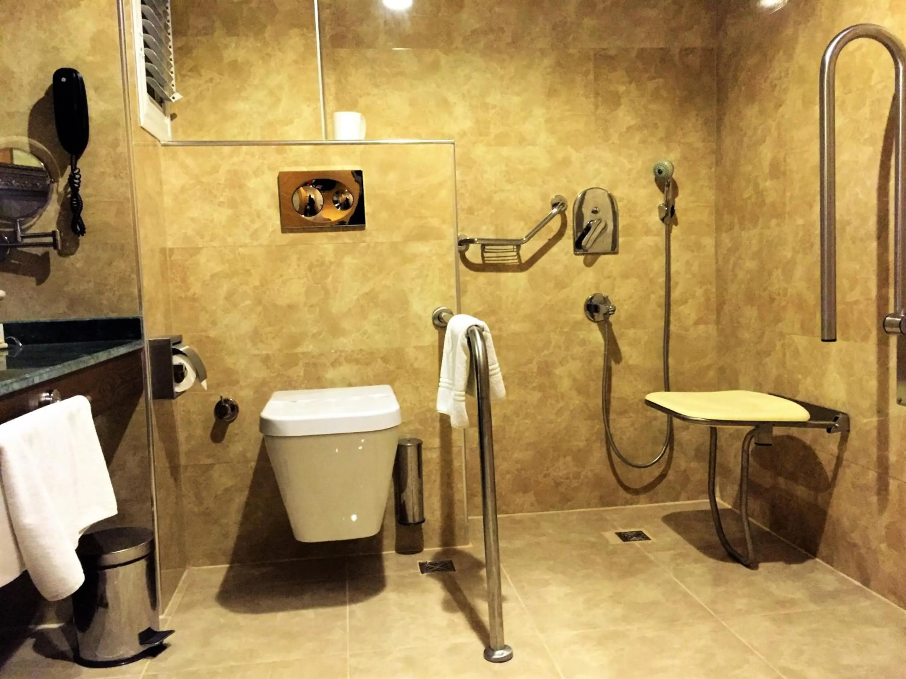 Shower in Neba Royal Hotel