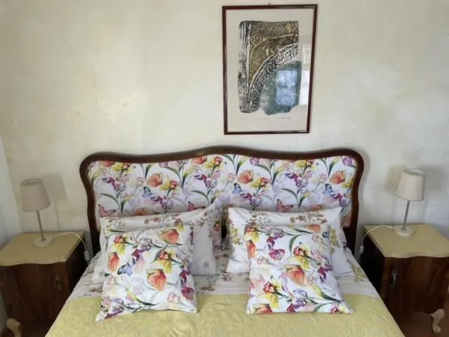 Bed in Fiori Di Maggio