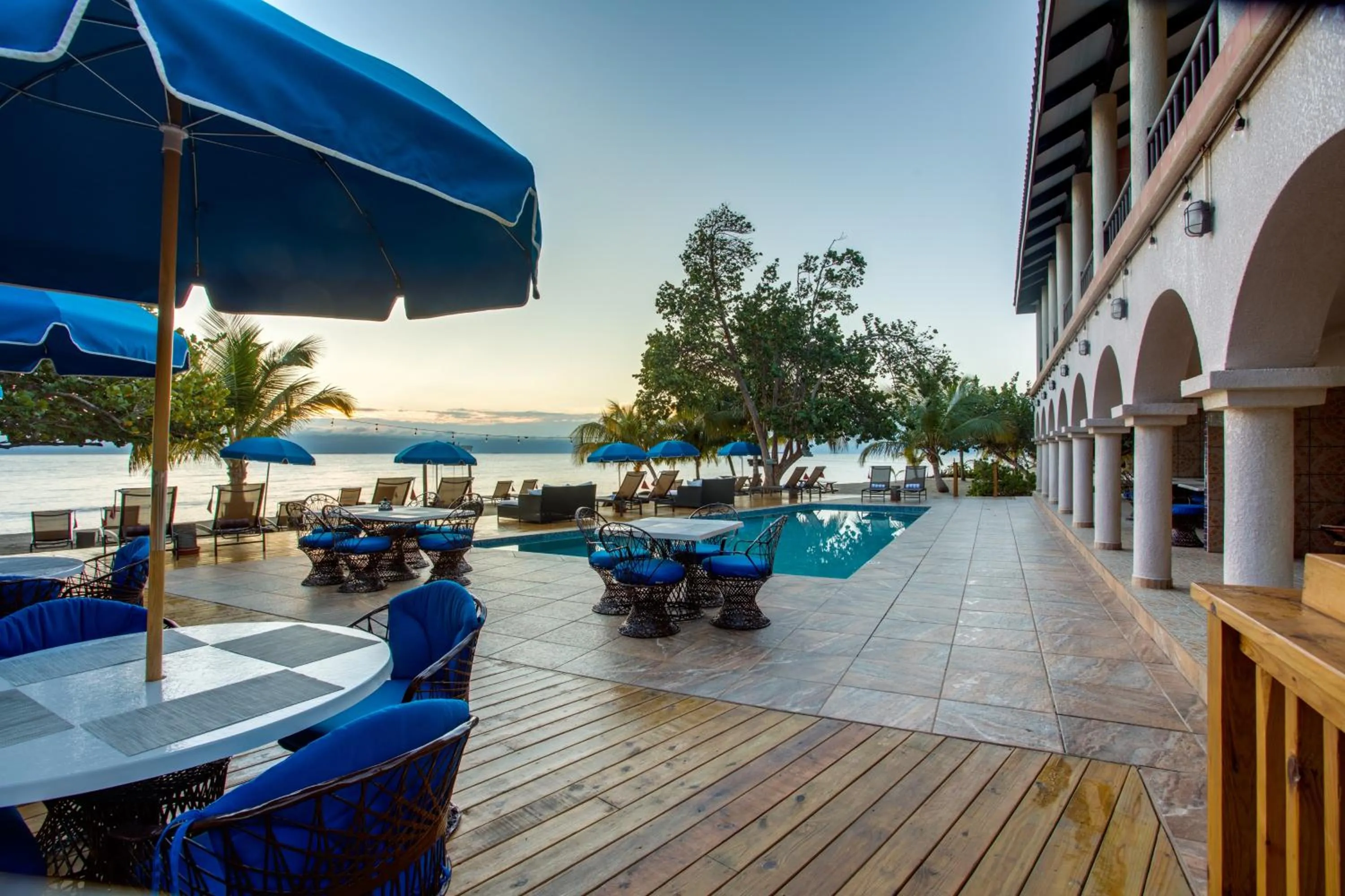 Restaurant/places to eat in Mariposa Belize Beach Resort