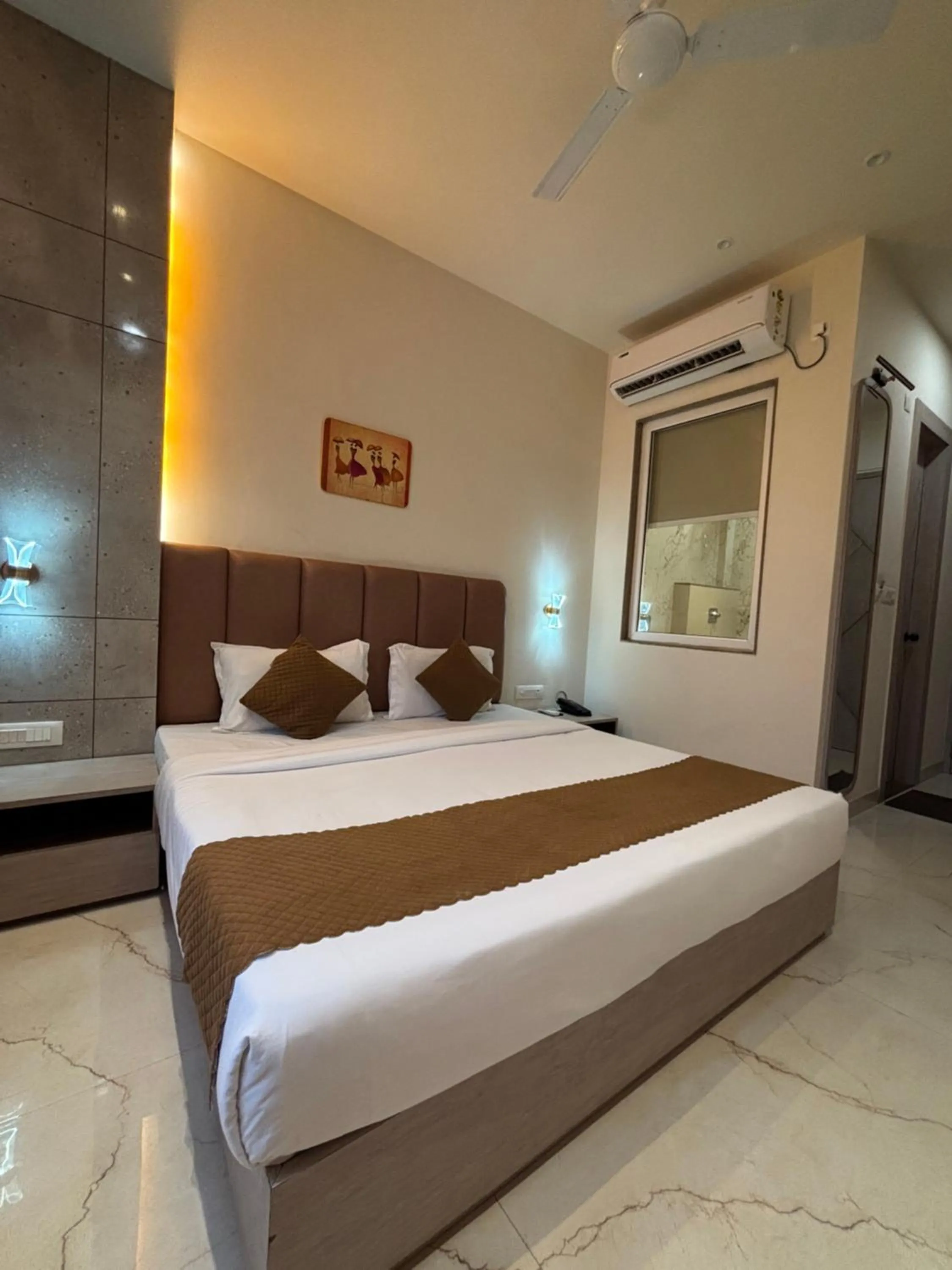 Bedroom, Bed in Sethi Grand Hotel