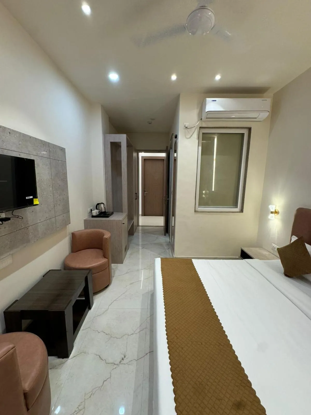 Bedroom, Bed in Sethi Grand Hotel