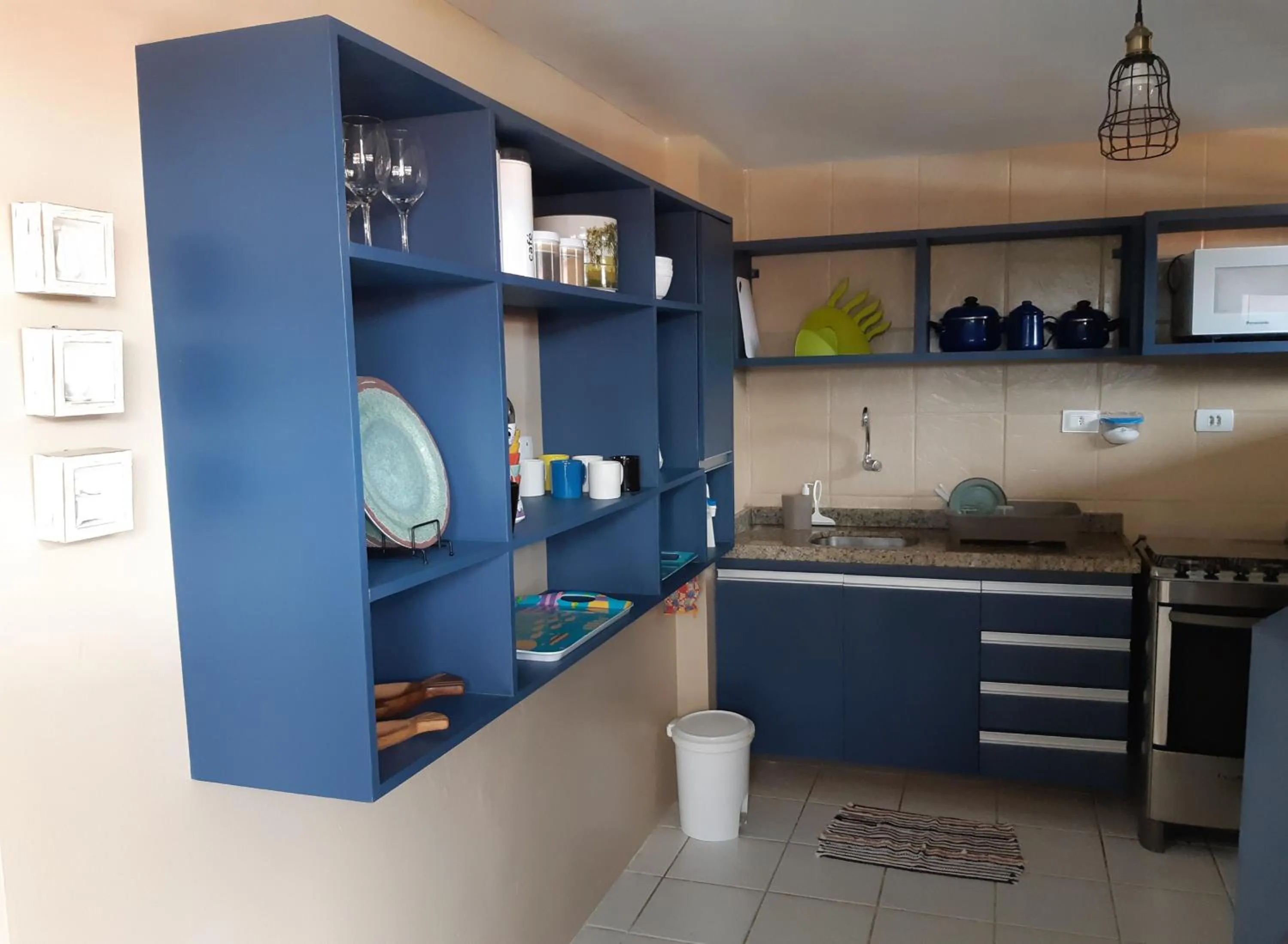 Communal kitchen in Condomínio Merepe Residence Duplex
