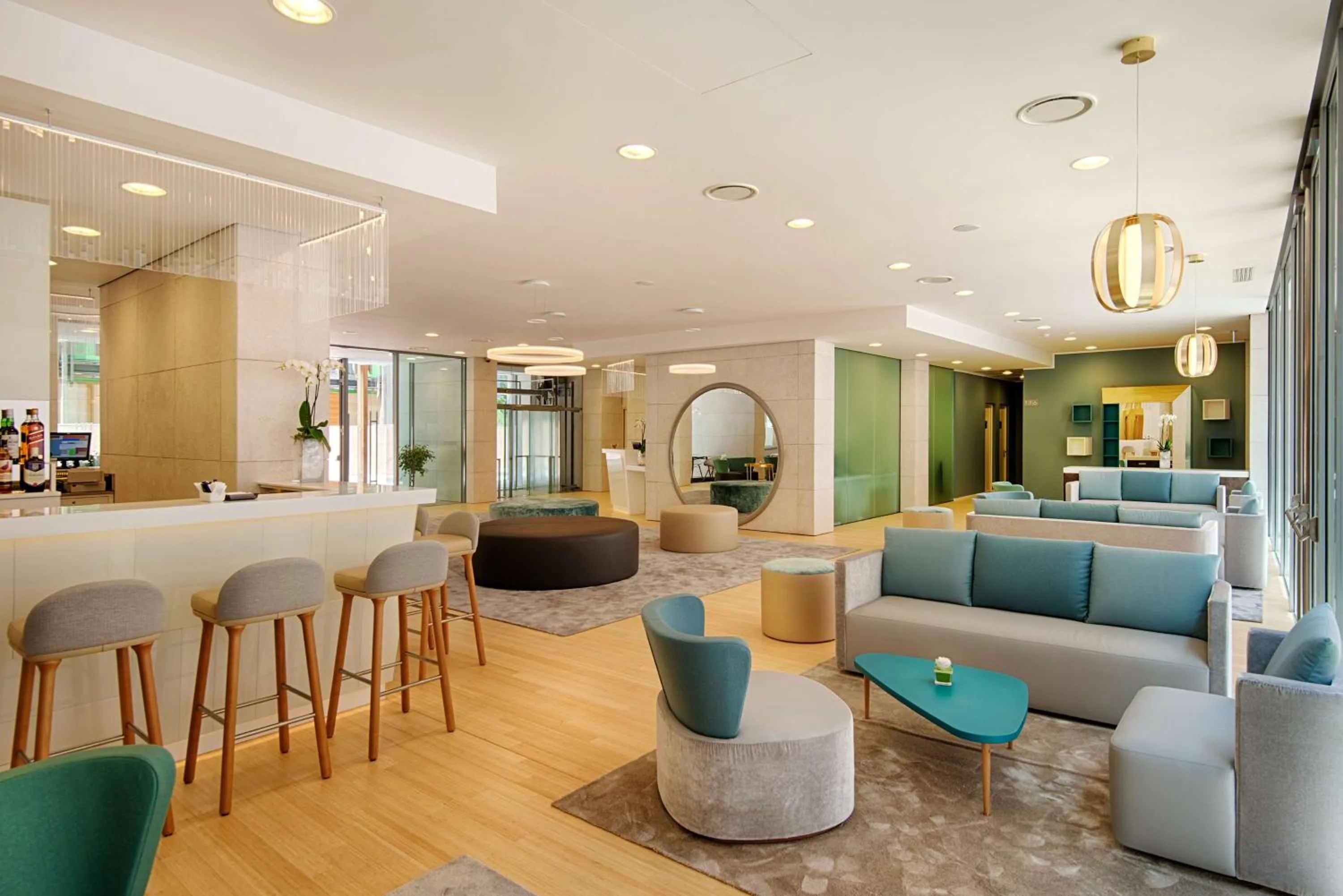 Lounge or bar in NH Trento