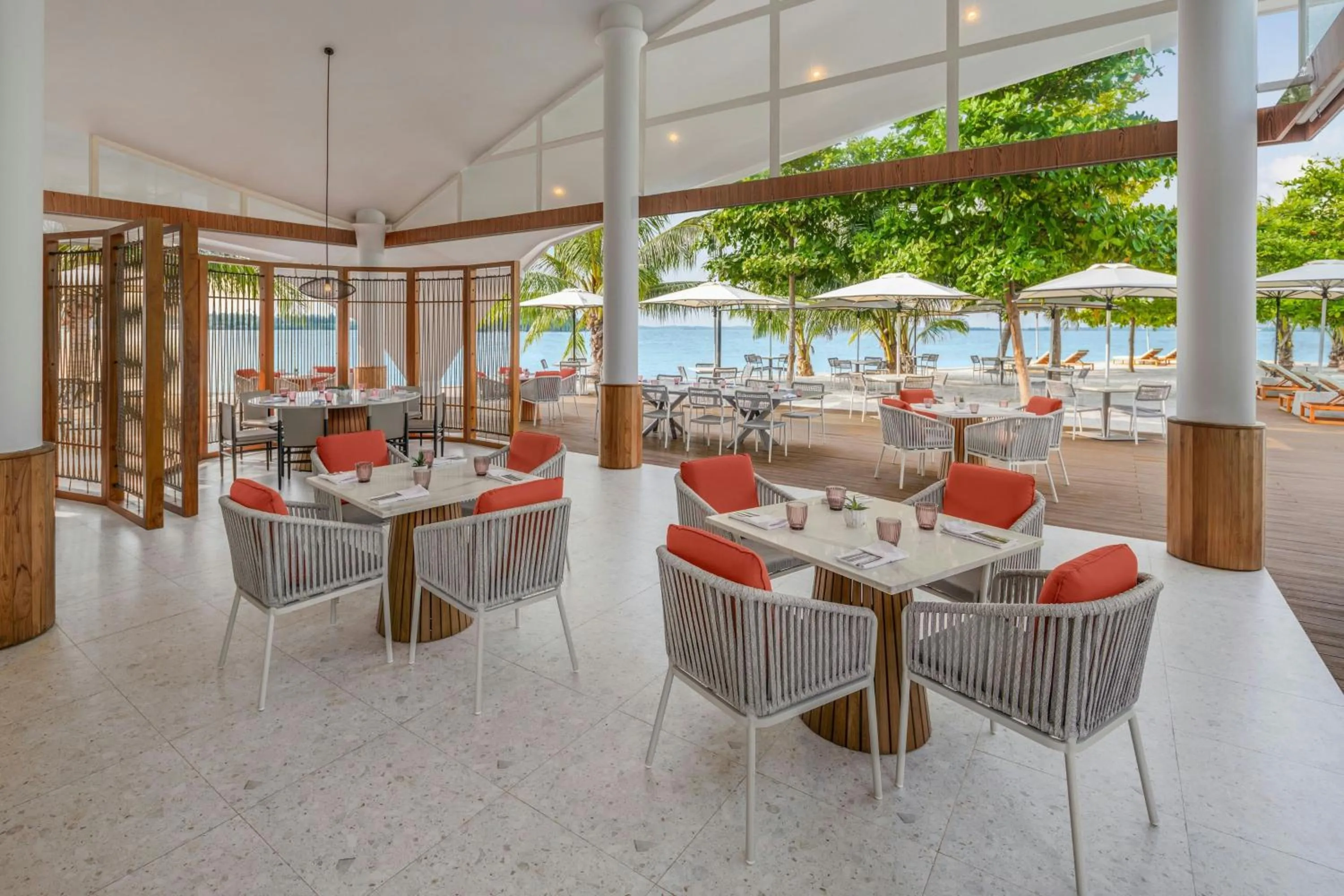 Restaurant/places to eat in The Westin Nirup Island Resort & Spa