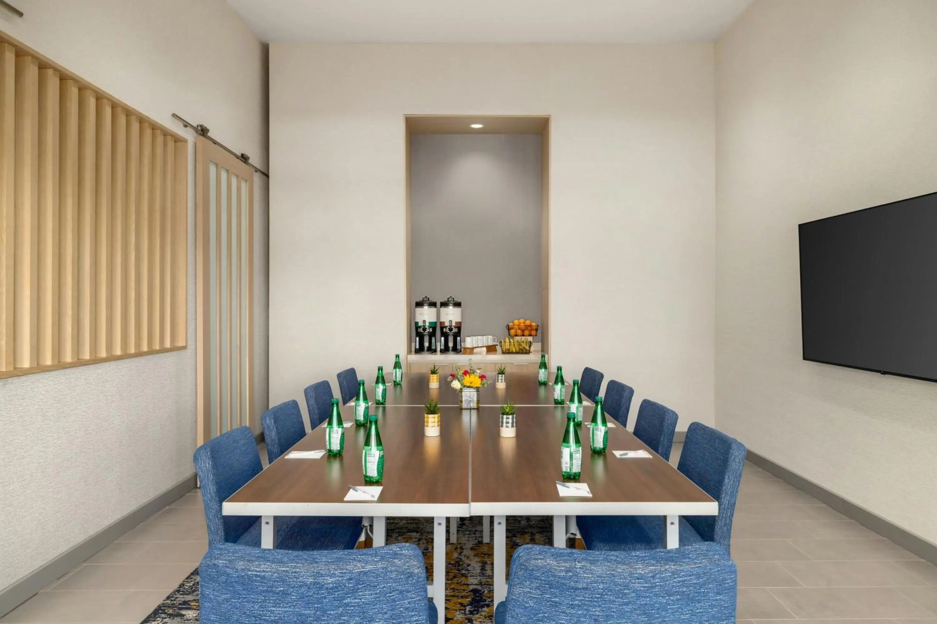 Meeting/conference room in TownePlace Suites by Marriott Williston