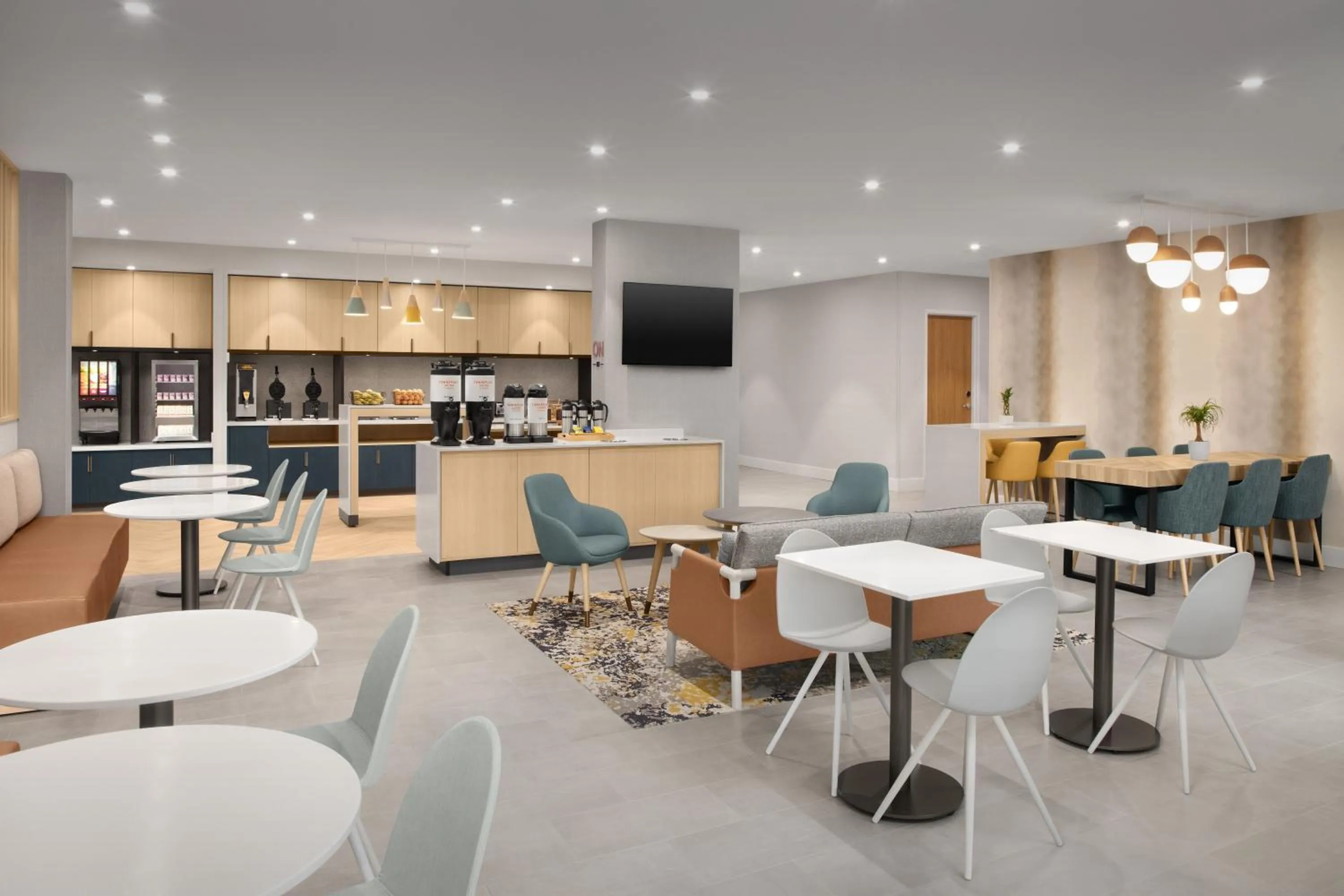 Communal lounge/ TV room in TownePlace Suites by Marriott Jacksonville Mayport