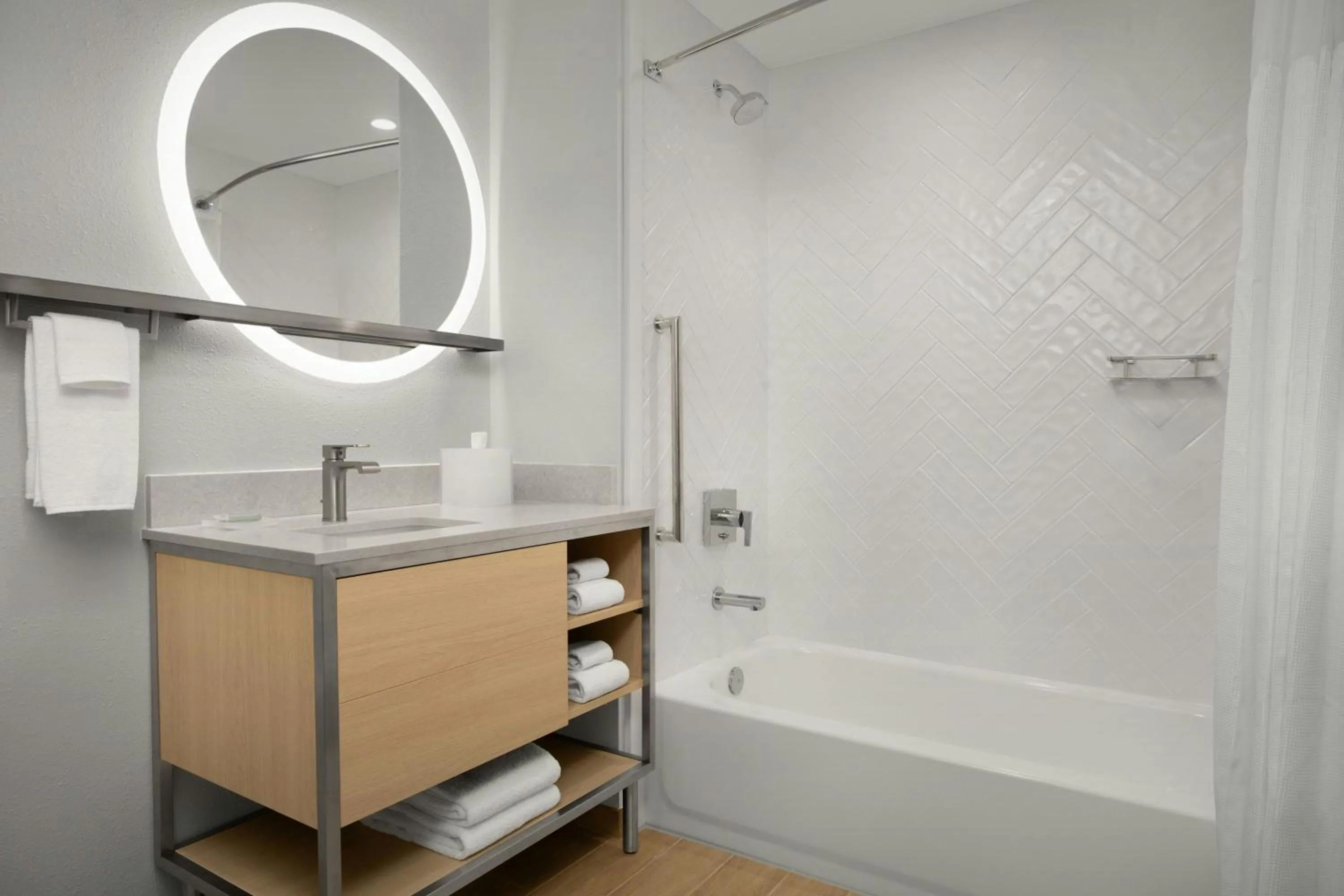 Bathroom in TownePlace Suites by Marriott Jacksonville Mayport