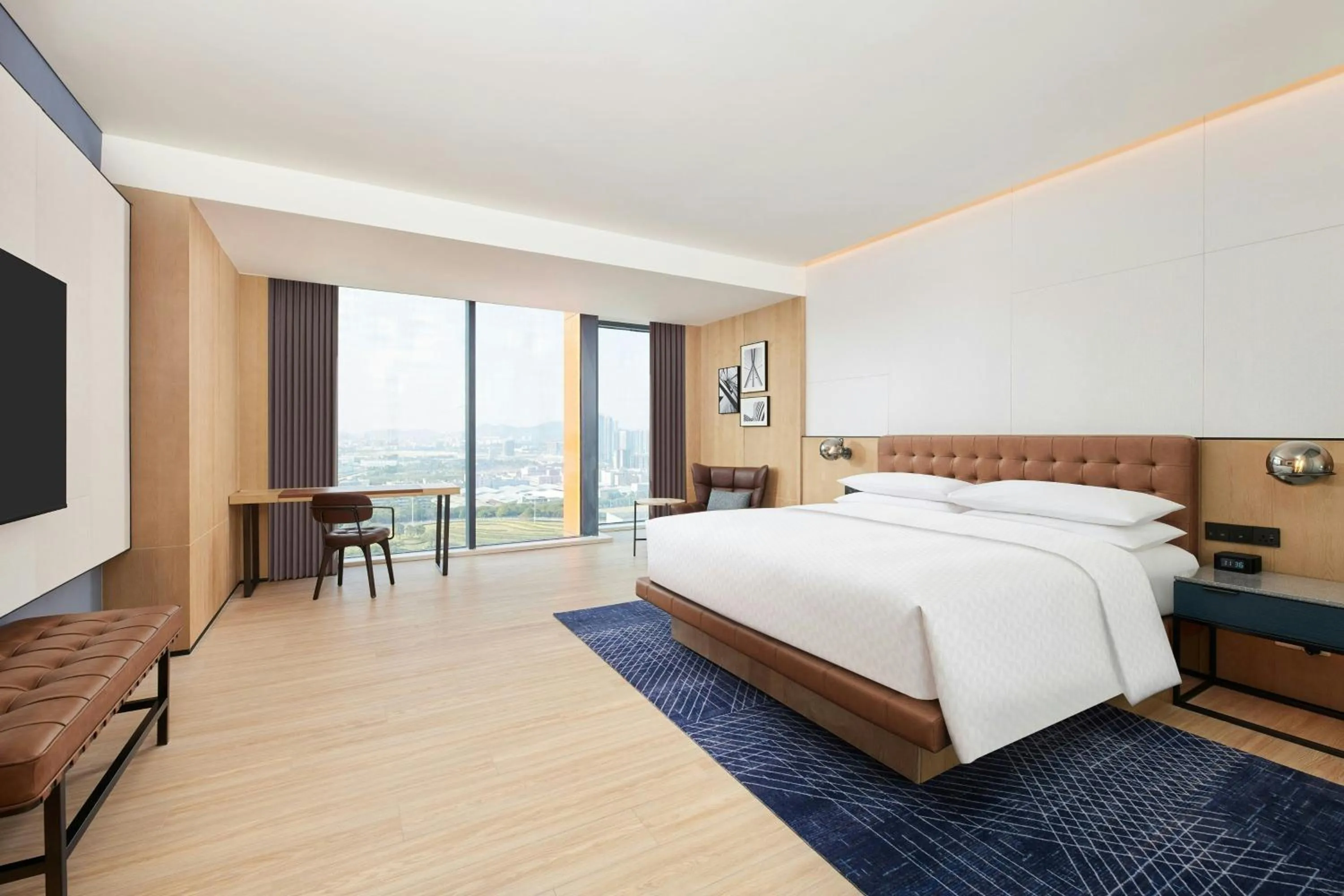 Photo of the whole room, Bed in Four Points by Sheraton Shenzhen, Guangming