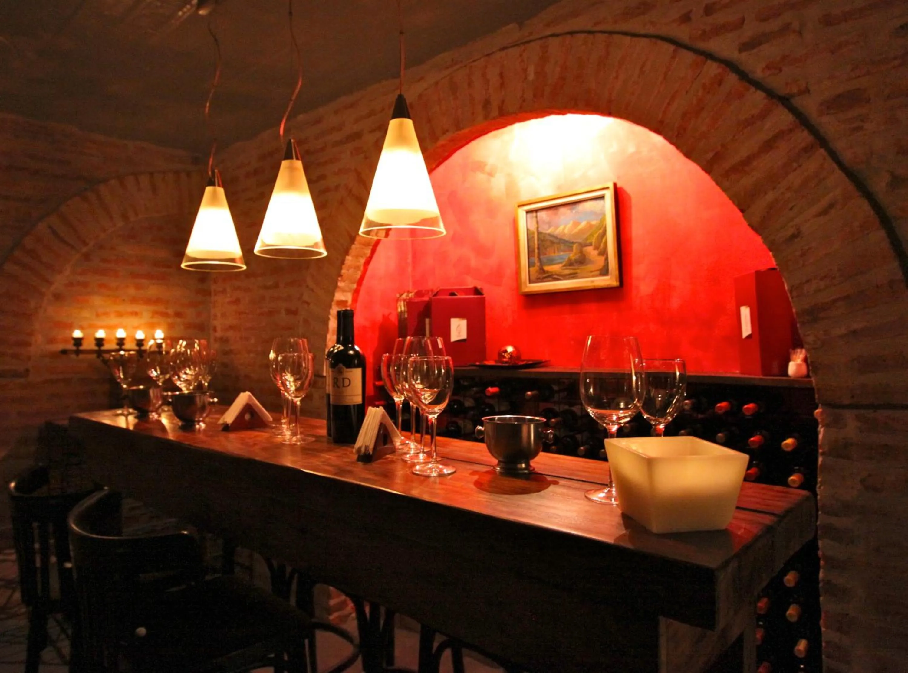Restaurant/places to eat in Miravida Soho Hotel & Wine Bar