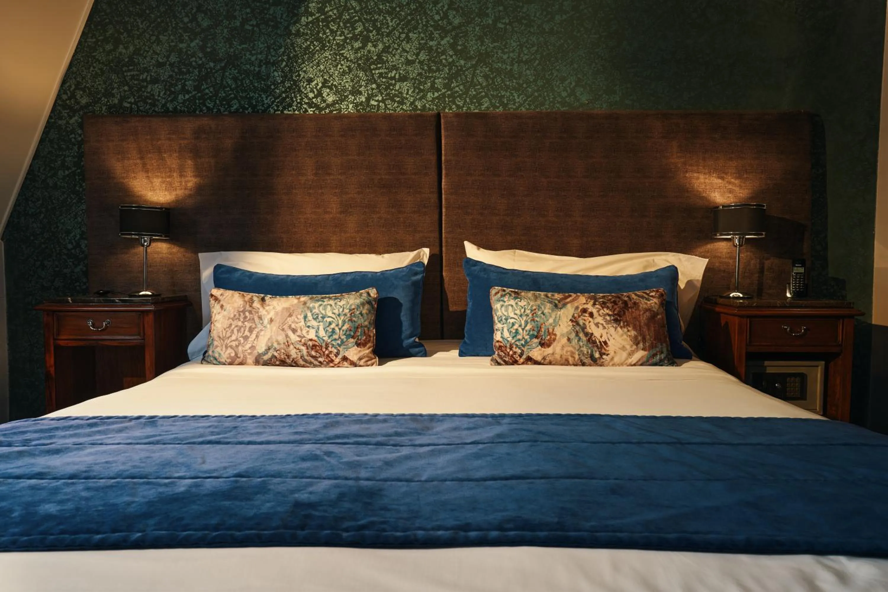 Bed in Miravida Soho Hotel & Wine Bar