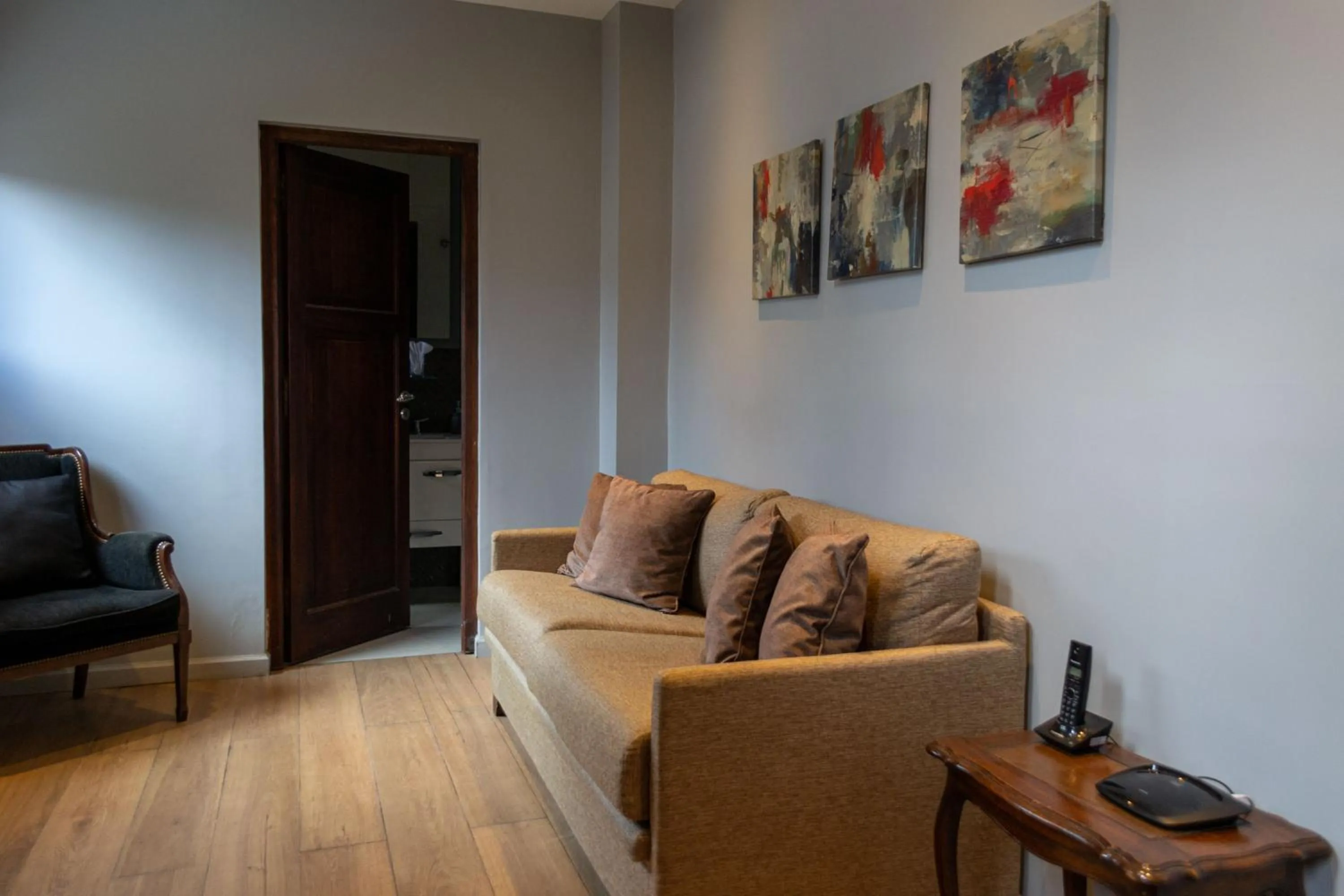 Living room in Miravida Soho Hotel & Wine Bar