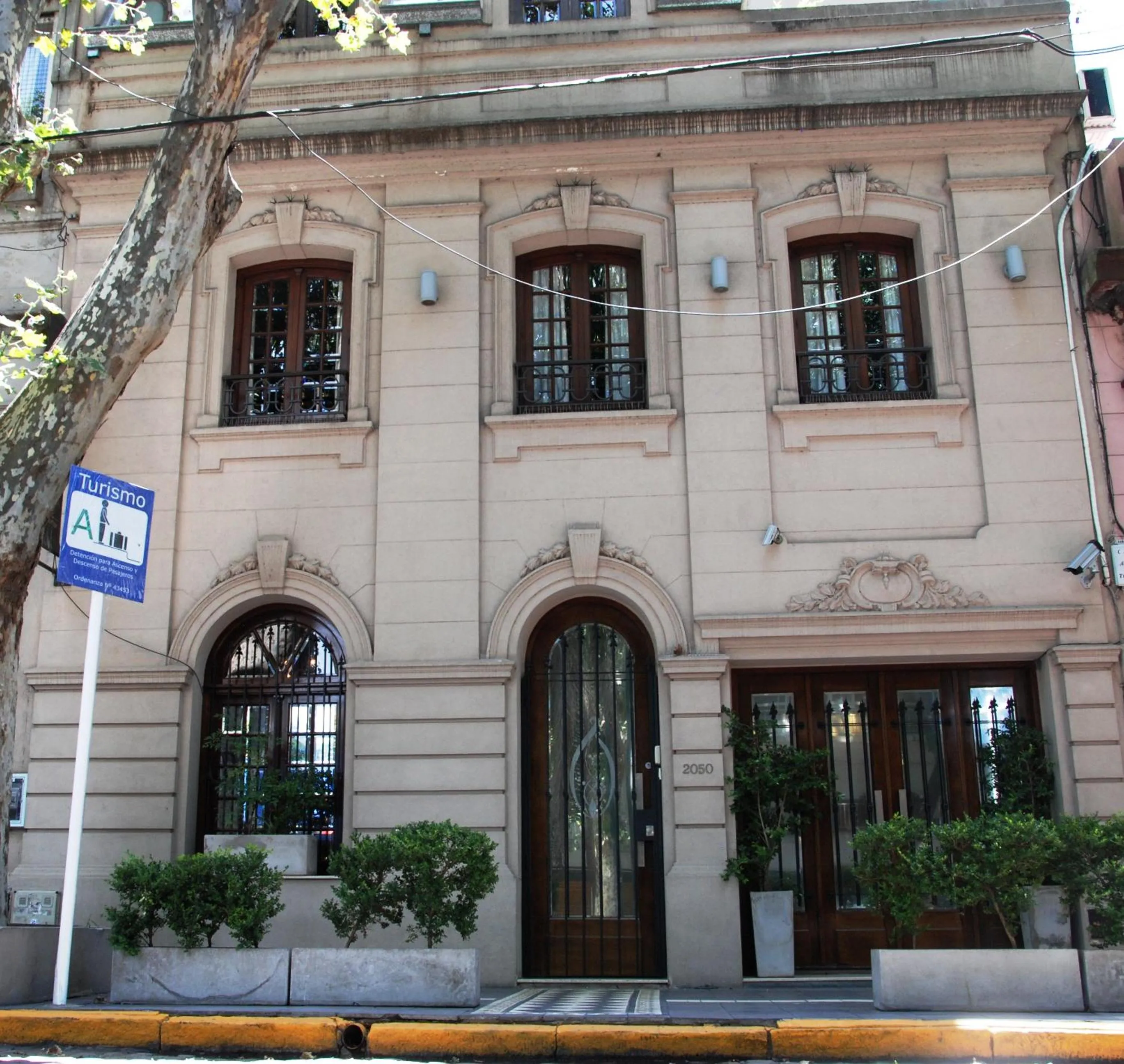 Property building in Miravida Soho Hotel & Wine Bar