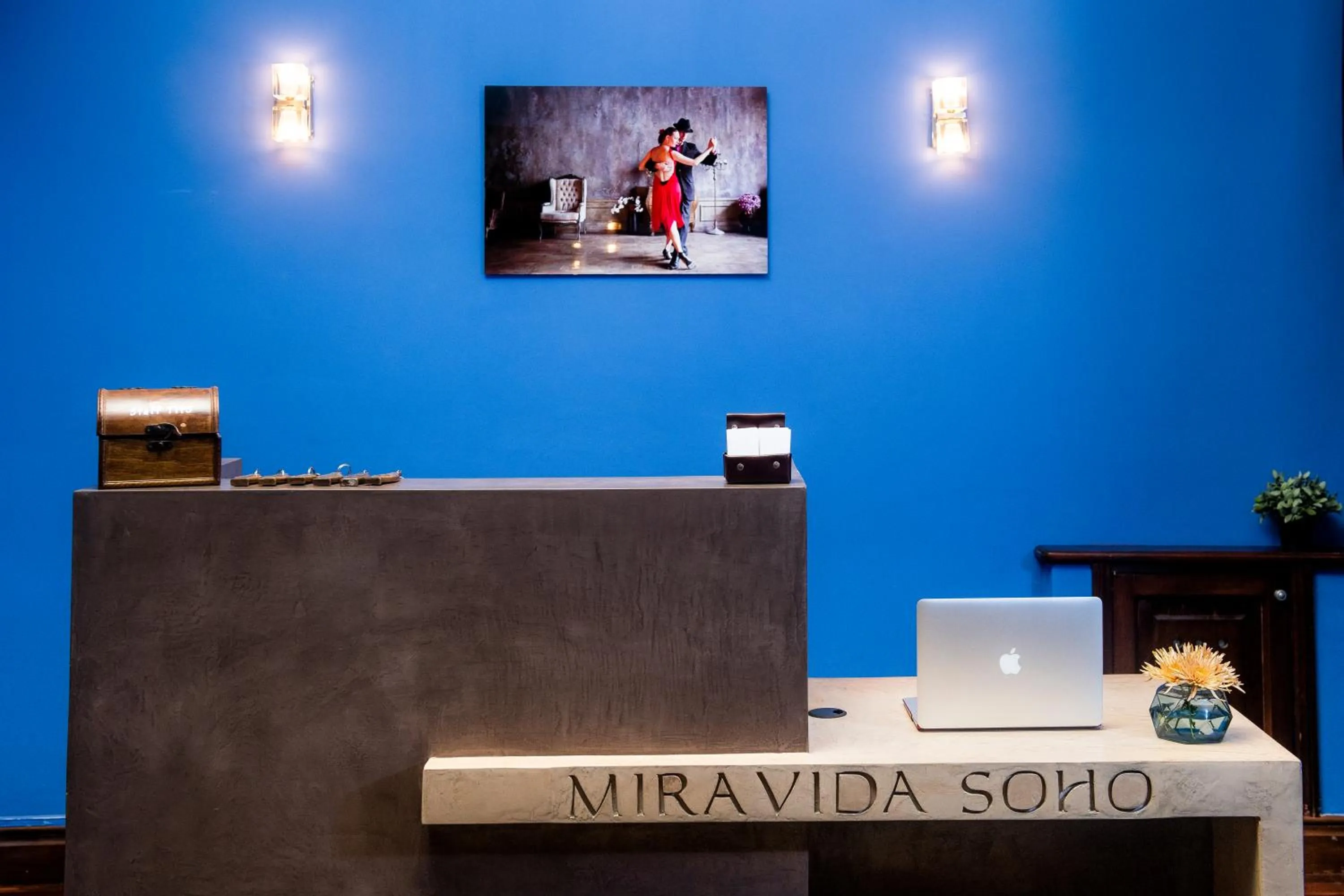 People in Miravida Soho Hotel & Wine Bar