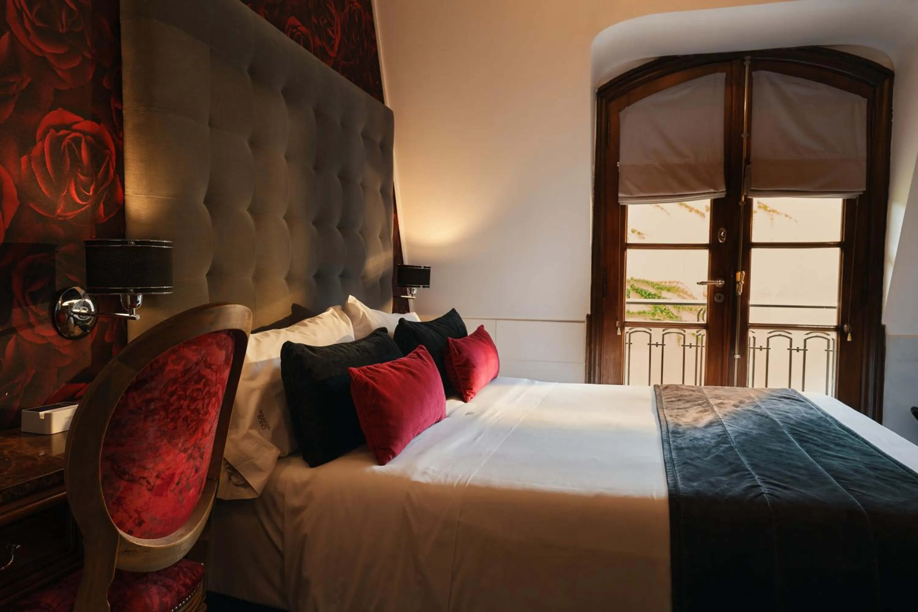 Bed in Miravida Soho Hotel & Wine Bar