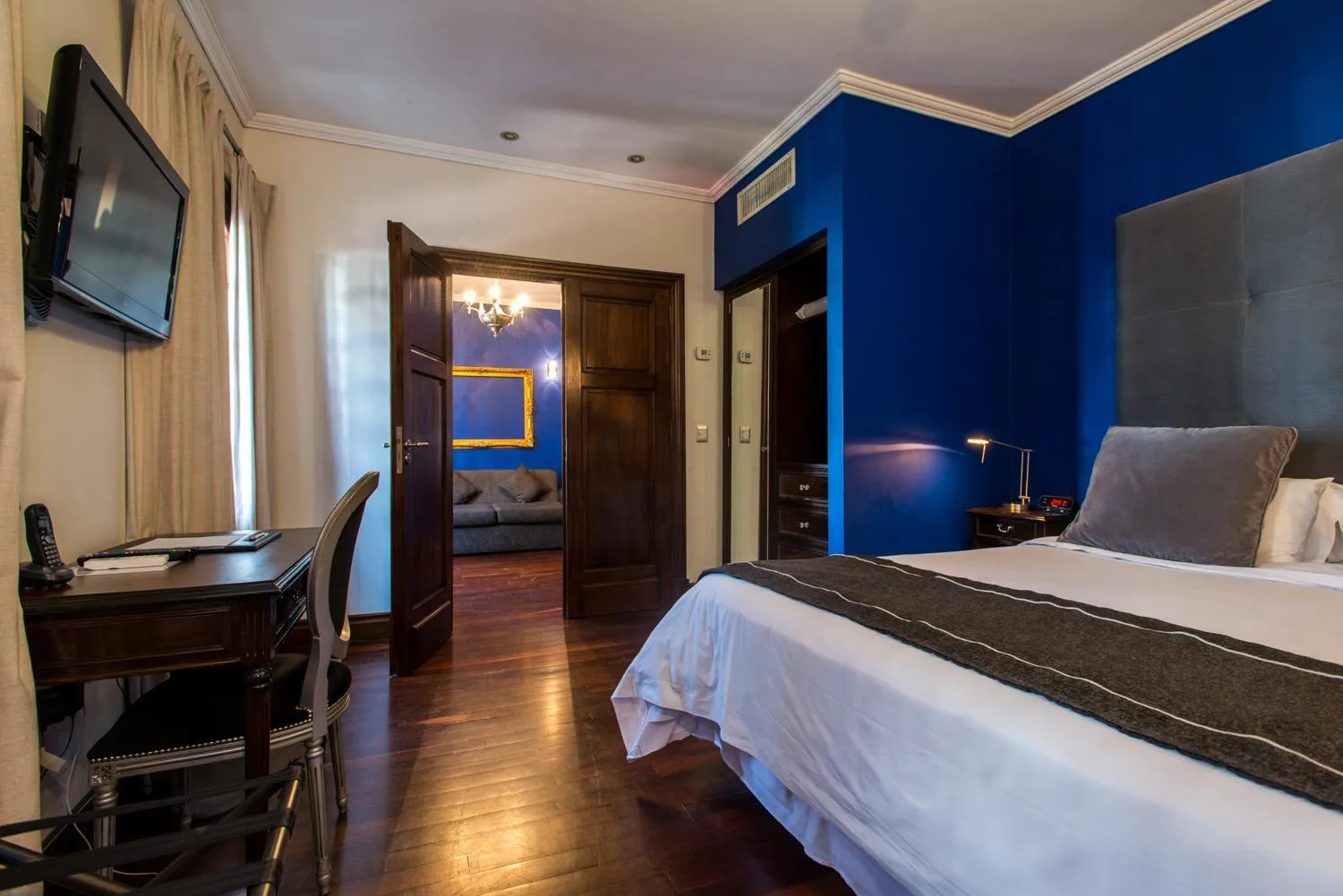 Communal lounge/ TV room, Bed in Miravida Soho Hotel & Wine Bar