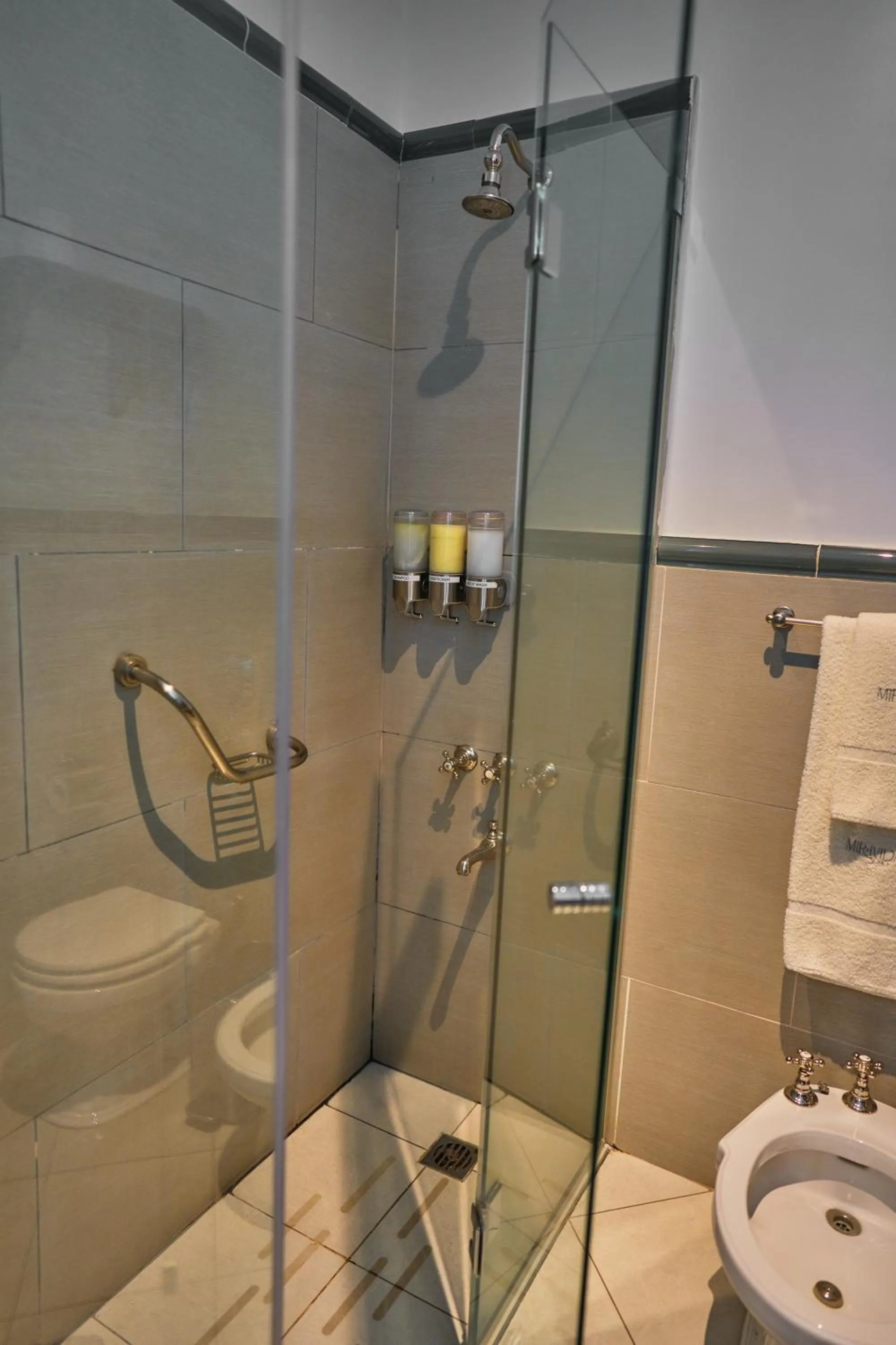 Shower in Miravida Soho Hotel & Wine Bar