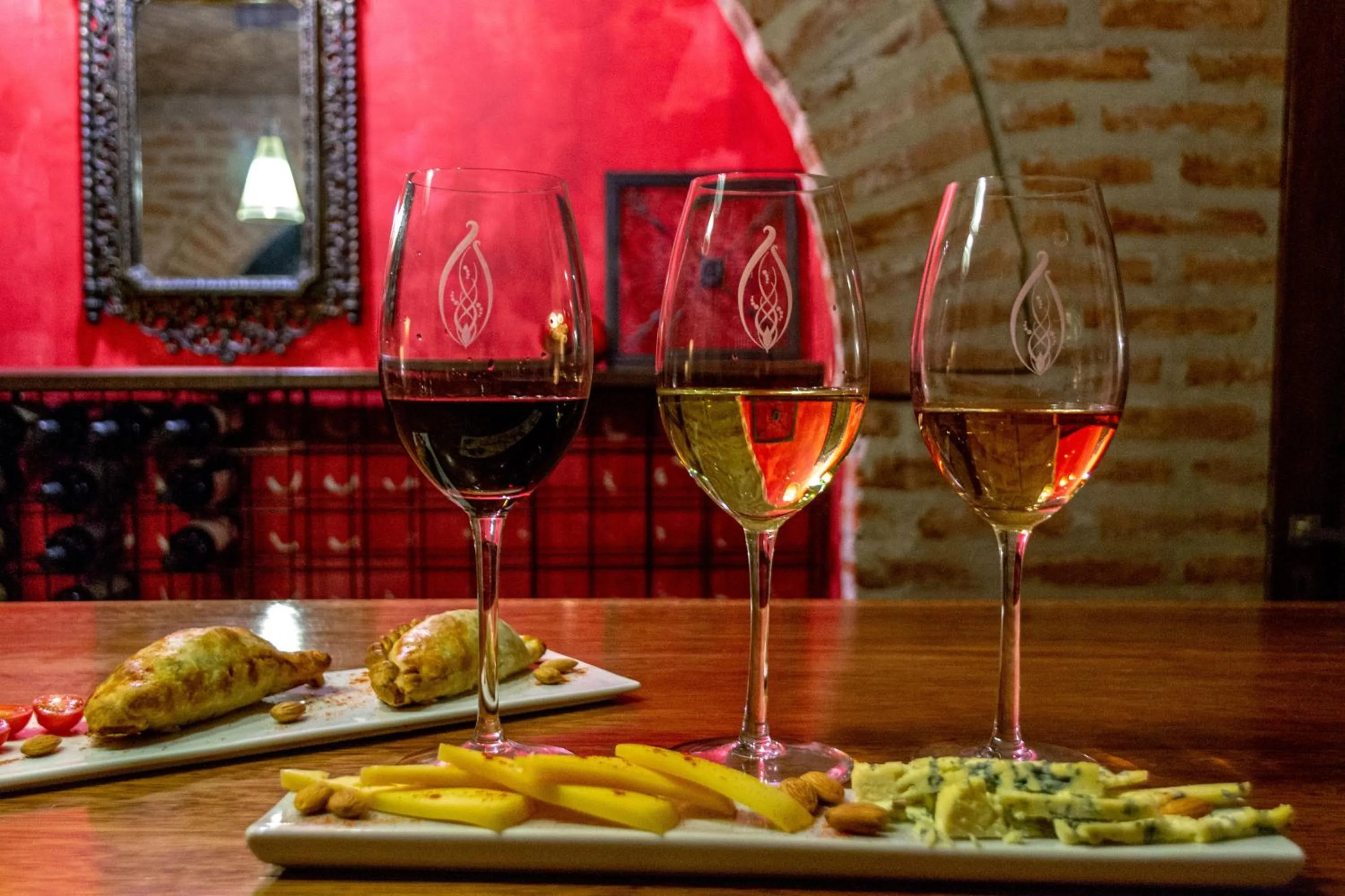 Food and drinks in Miravida Soho Hotel & Wine Bar