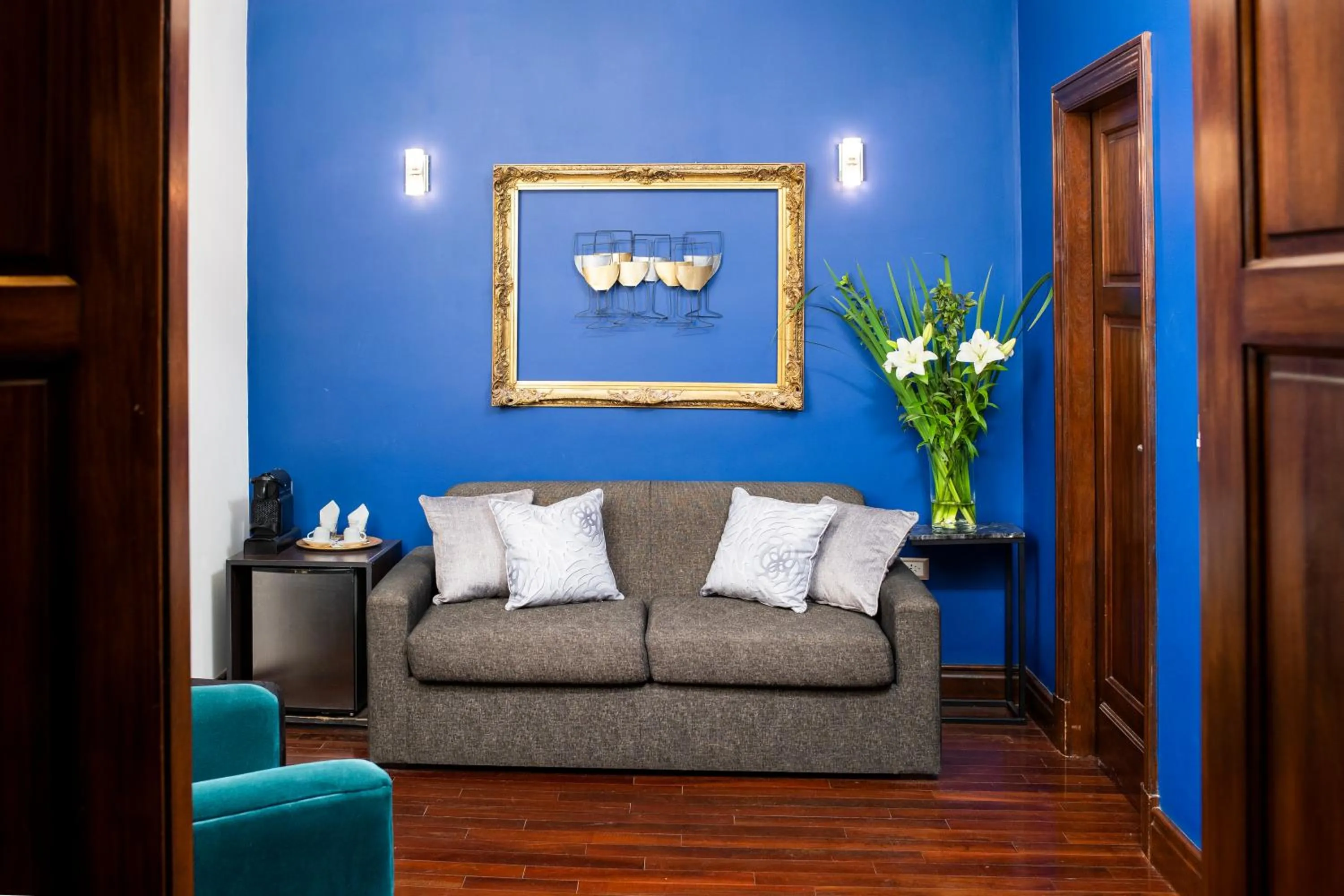 Living room in Miravida Soho Hotel & Wine Bar