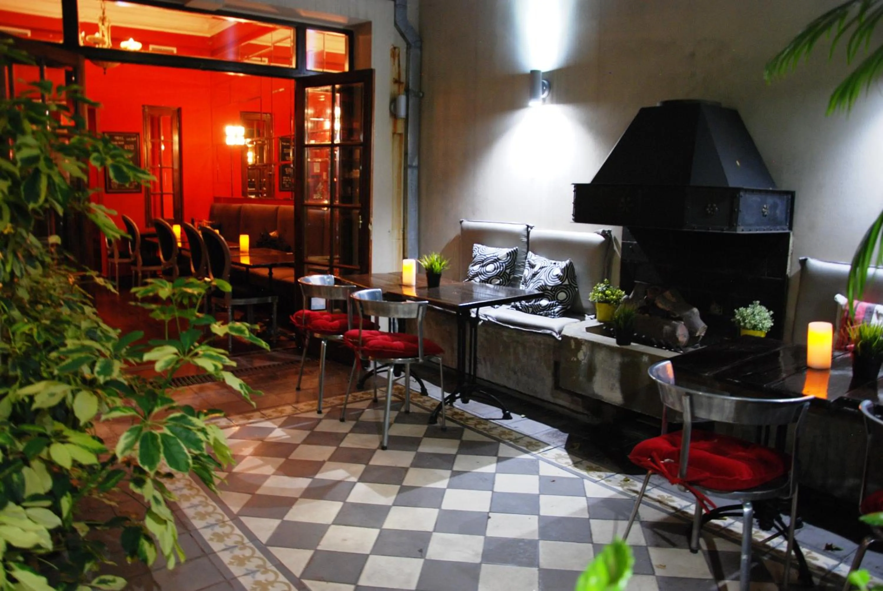 Restaurant/places to eat in Miravida Soho Hotel & Wine Bar