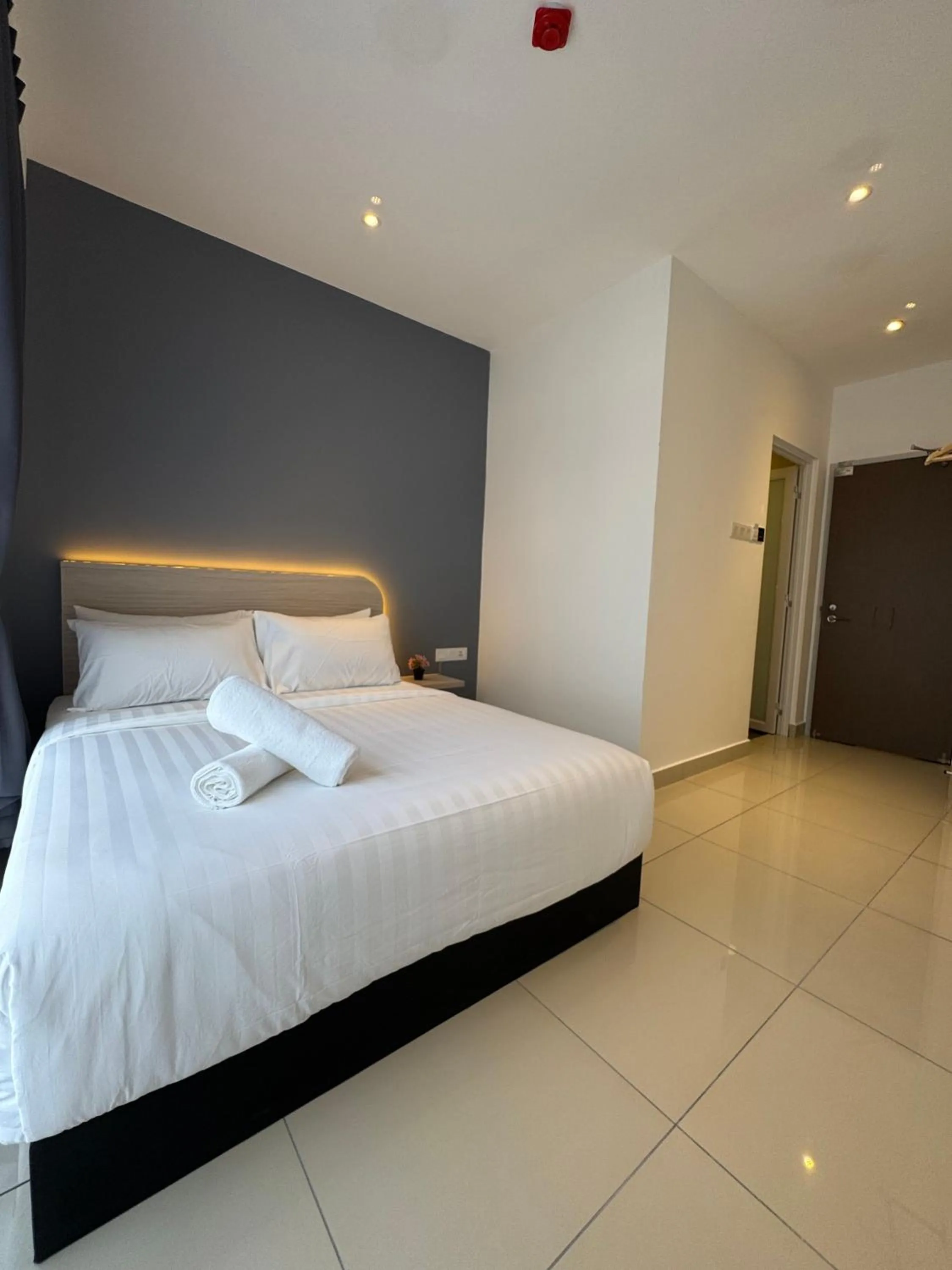 Bed in Maca Hotel by Sky Hive