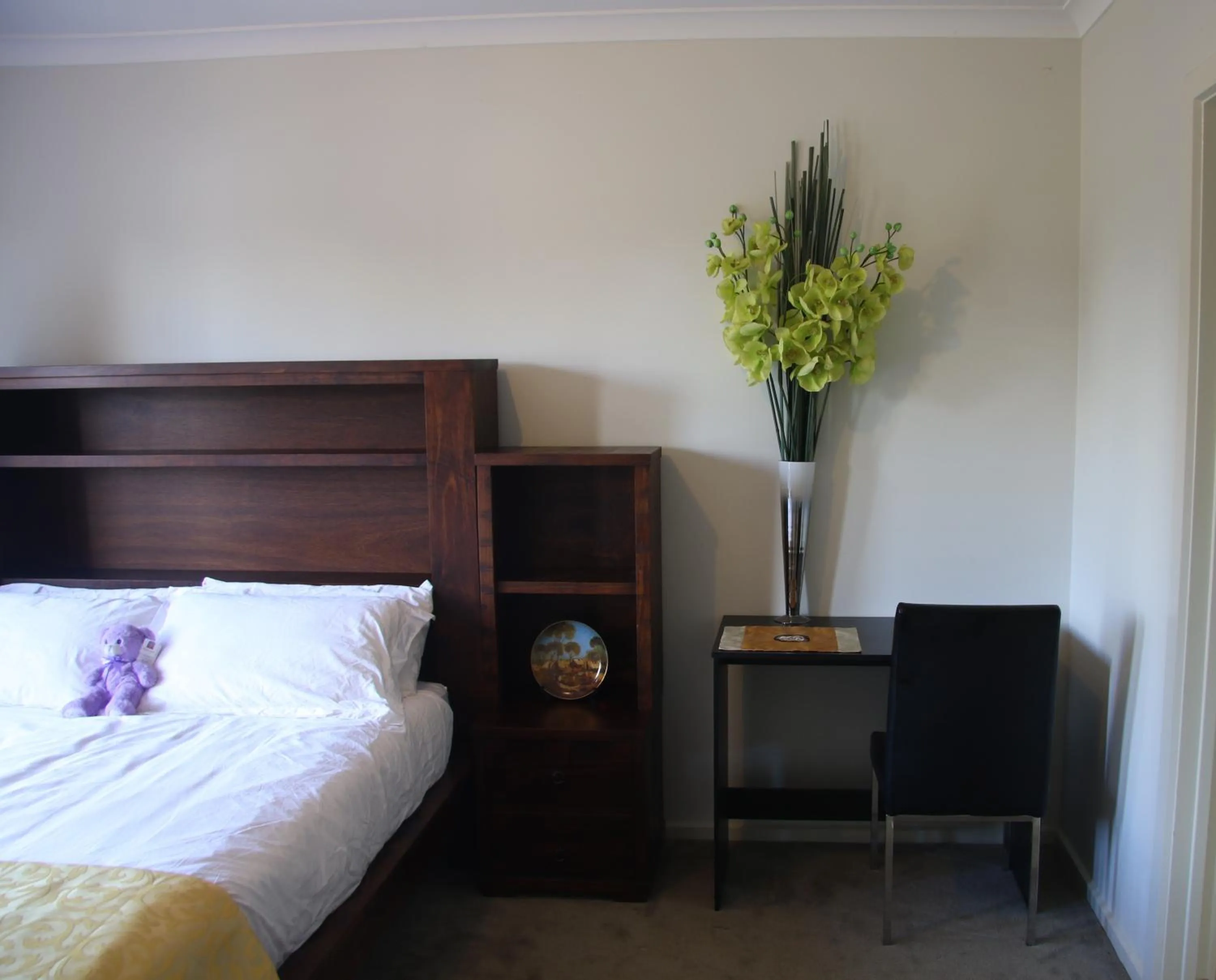 Bedroom, Bed in Apple House