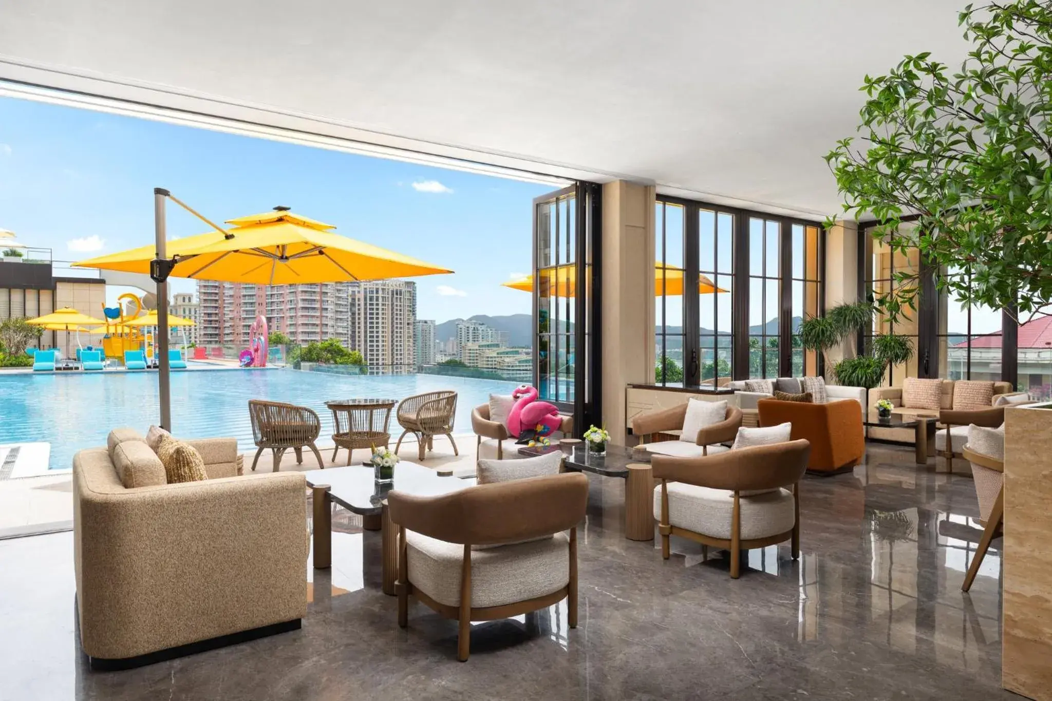 Lounge or bar in voco Sanya Dadonghai by IHG Lounge or bar in voco Sanya Dadonghai by IHG