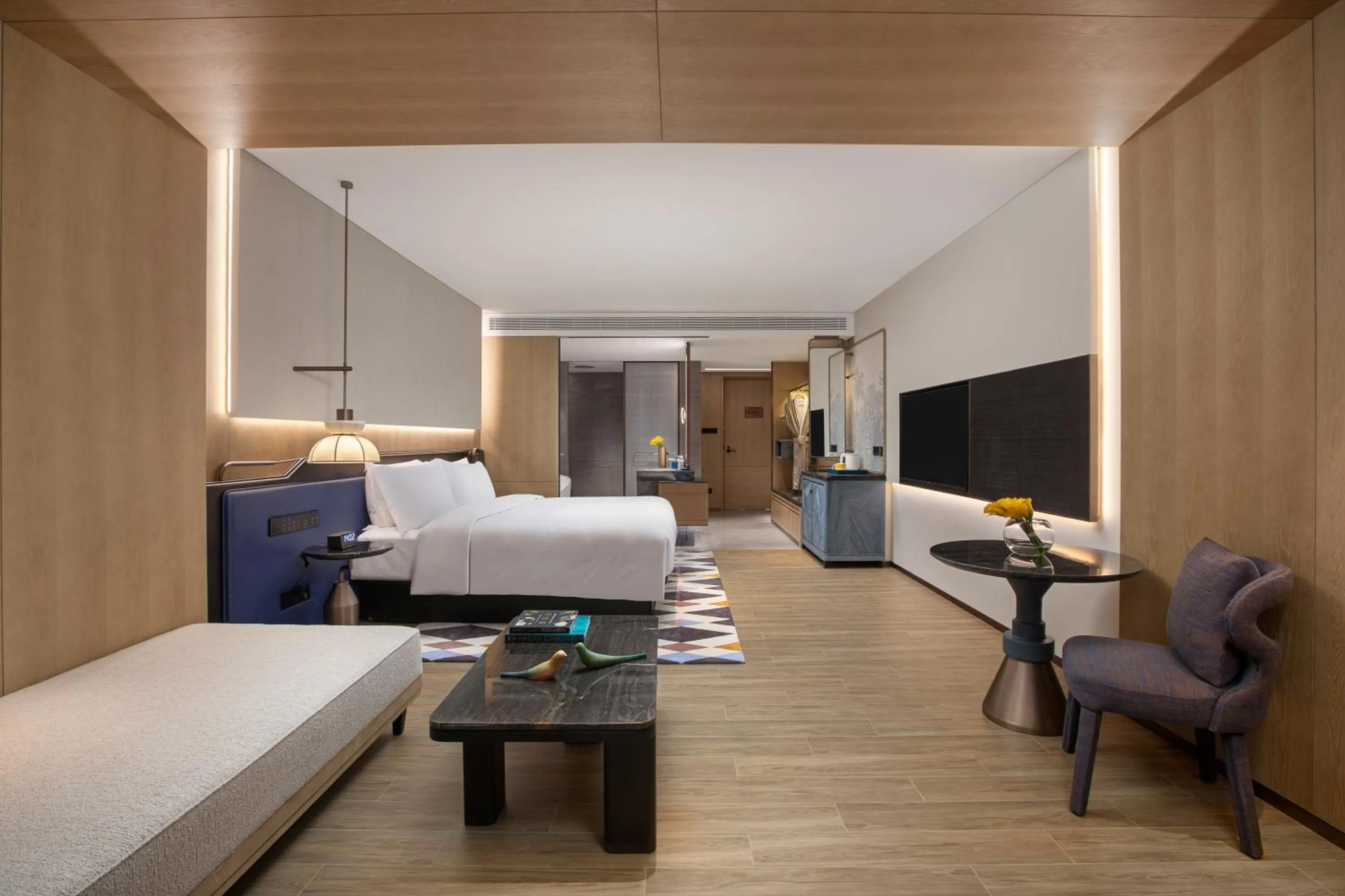 Photo of the whole room, Bed in voco Sanya Dadonghai by IHG