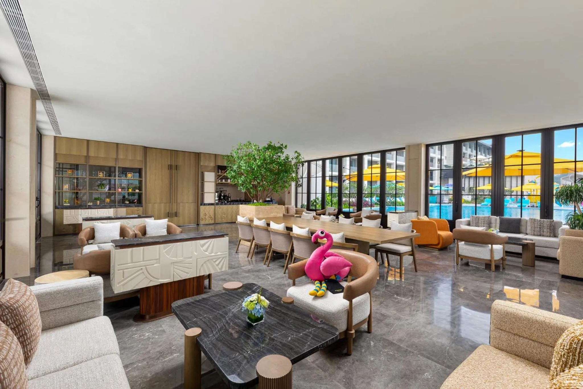 Lounge or bar in voco Sanya Dadonghai by IHG