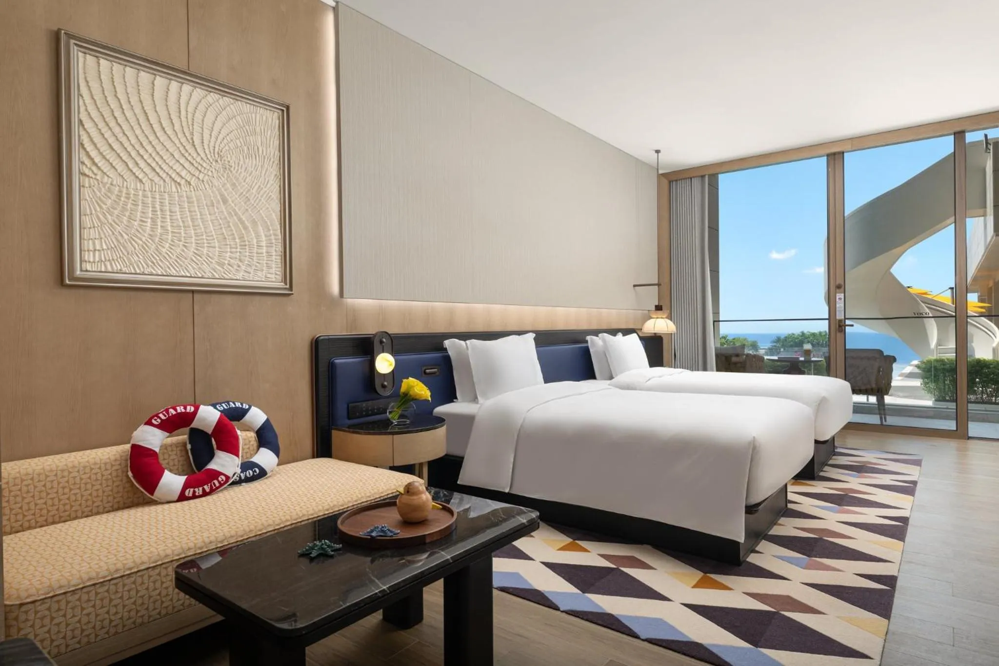 Photo of the whole room, Bed in voco Sanya Dadonghai by IHG