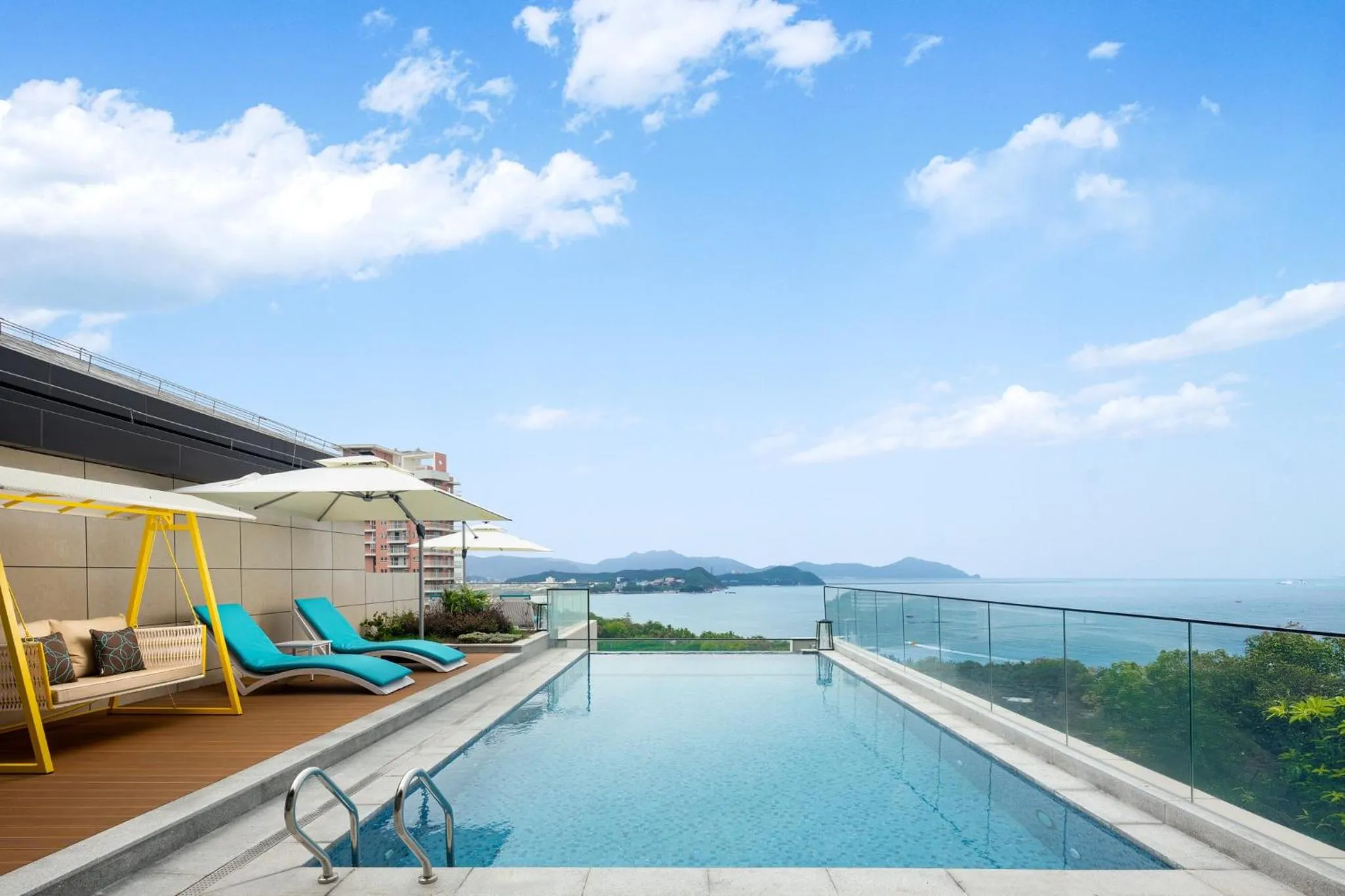 Photo of the whole room in voco Sanya Dadonghai by IHG