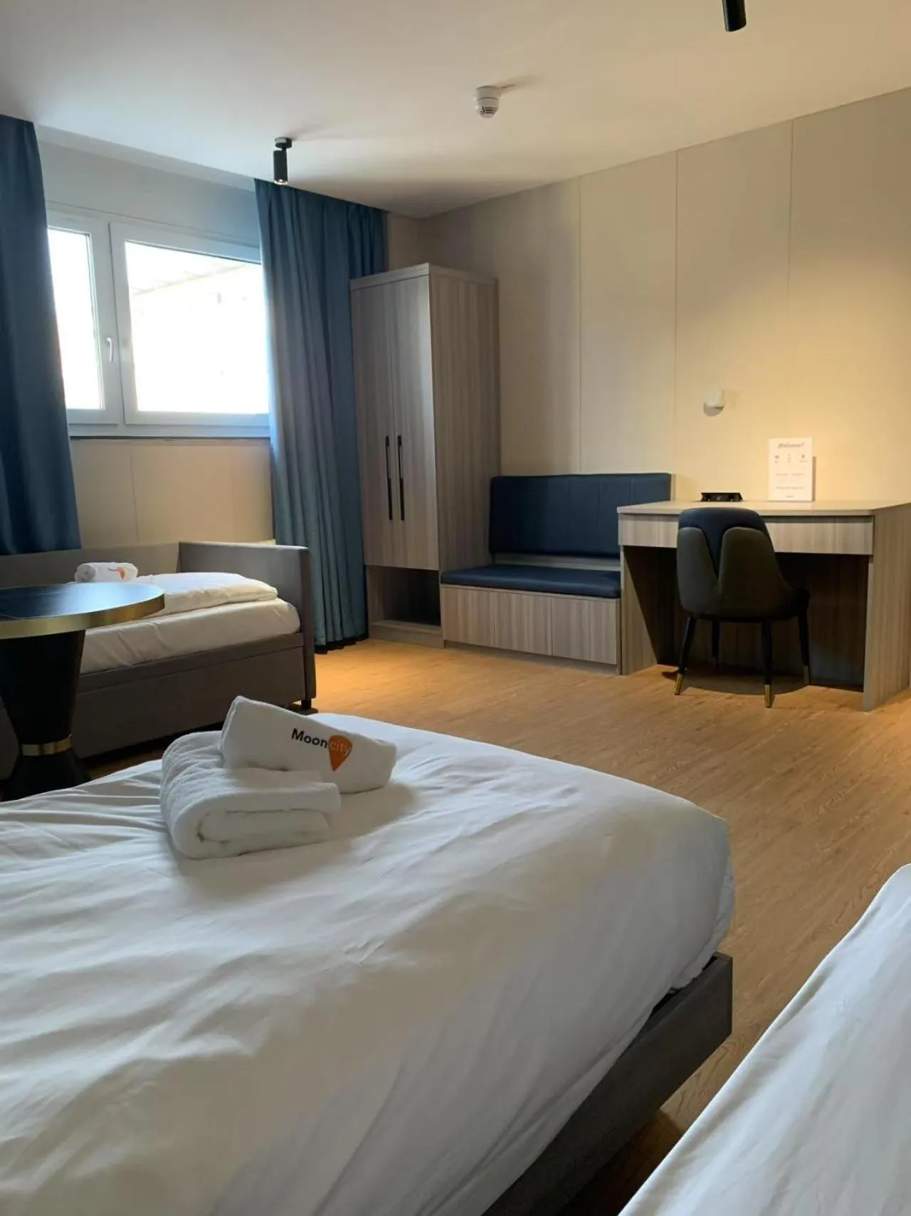 Bed in Mooncity Hotel & Boardinghouse