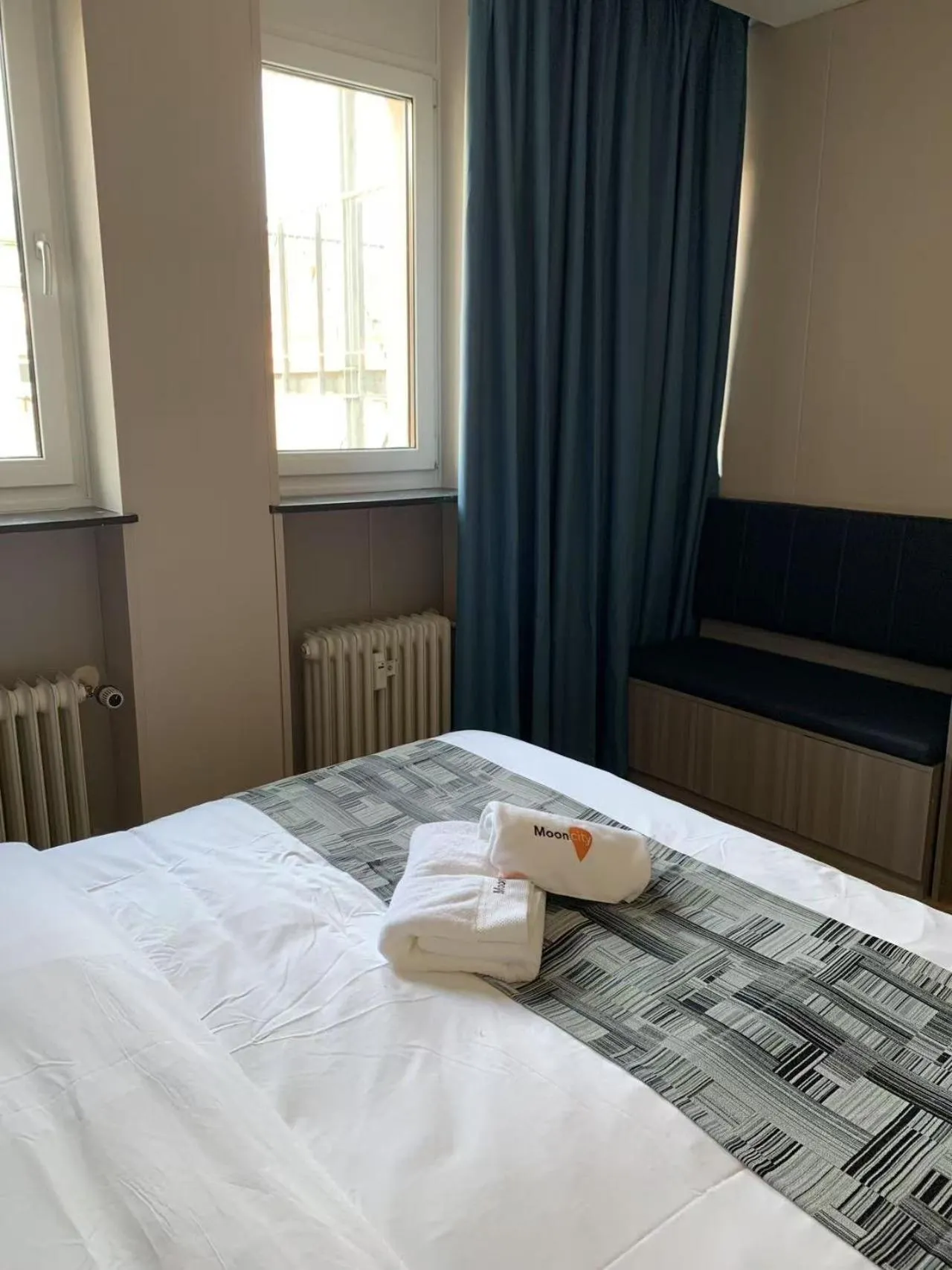 Bed in Mooncity Hotel & Boardinghouse