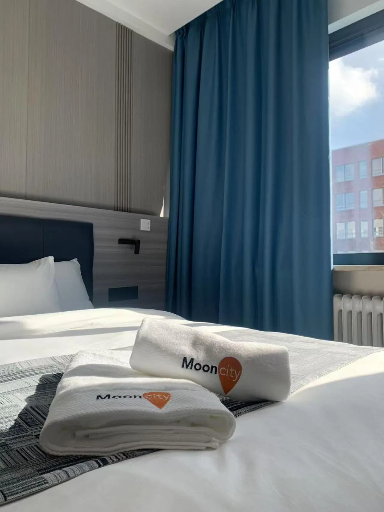 Bed in Mooncity Hotel & Boardinghouse