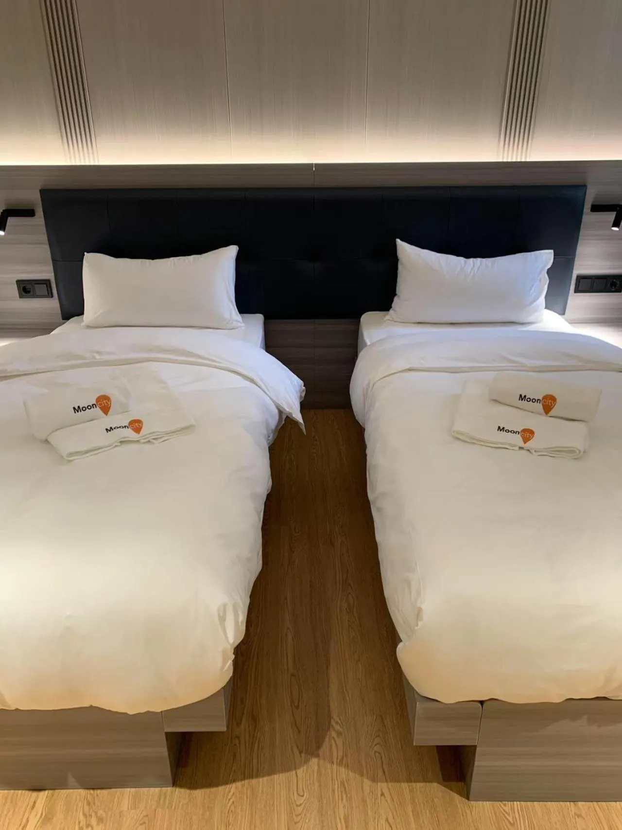 Bed in Mooncity Hotel & Boardinghouse
