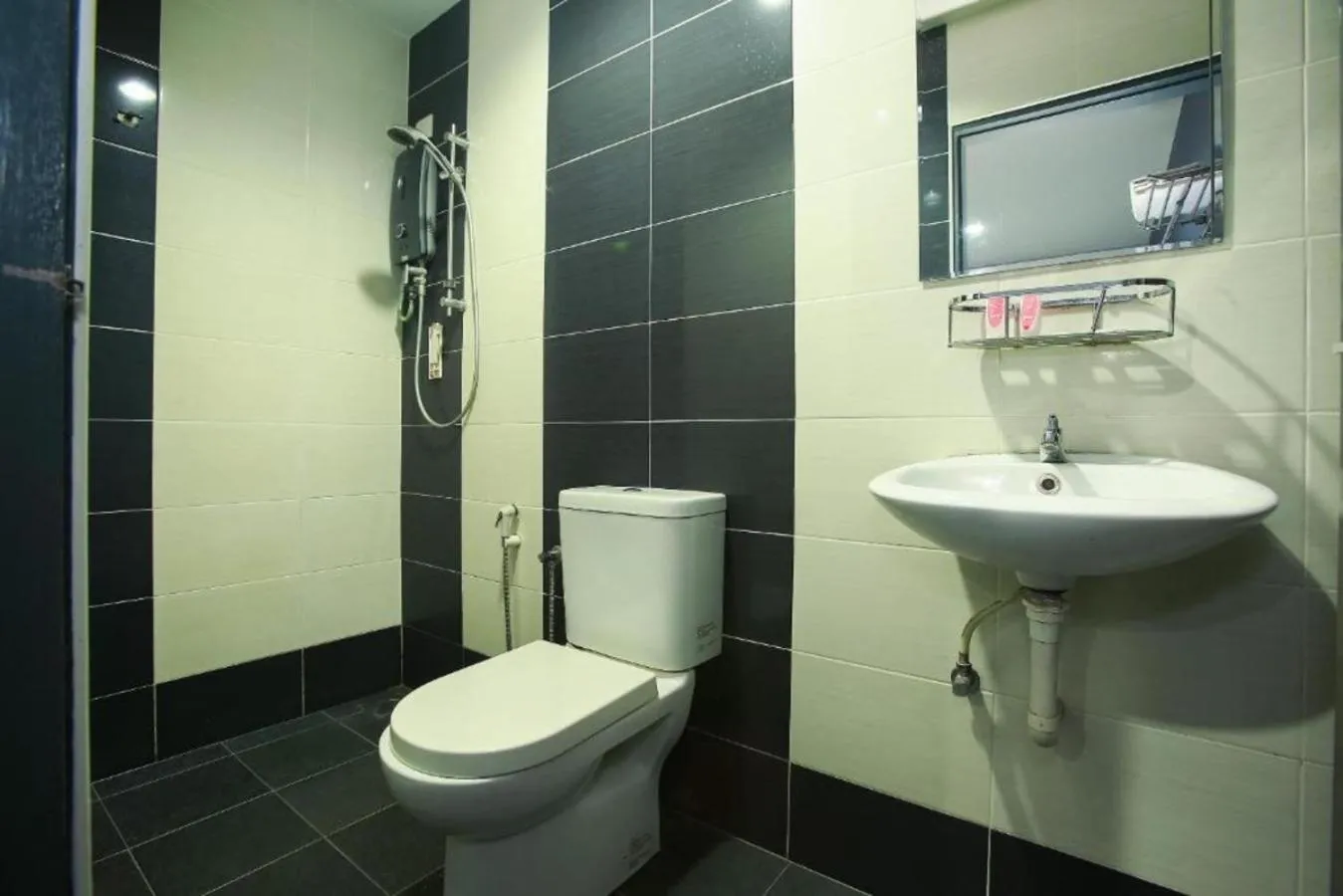 Bathroom in De Hotel