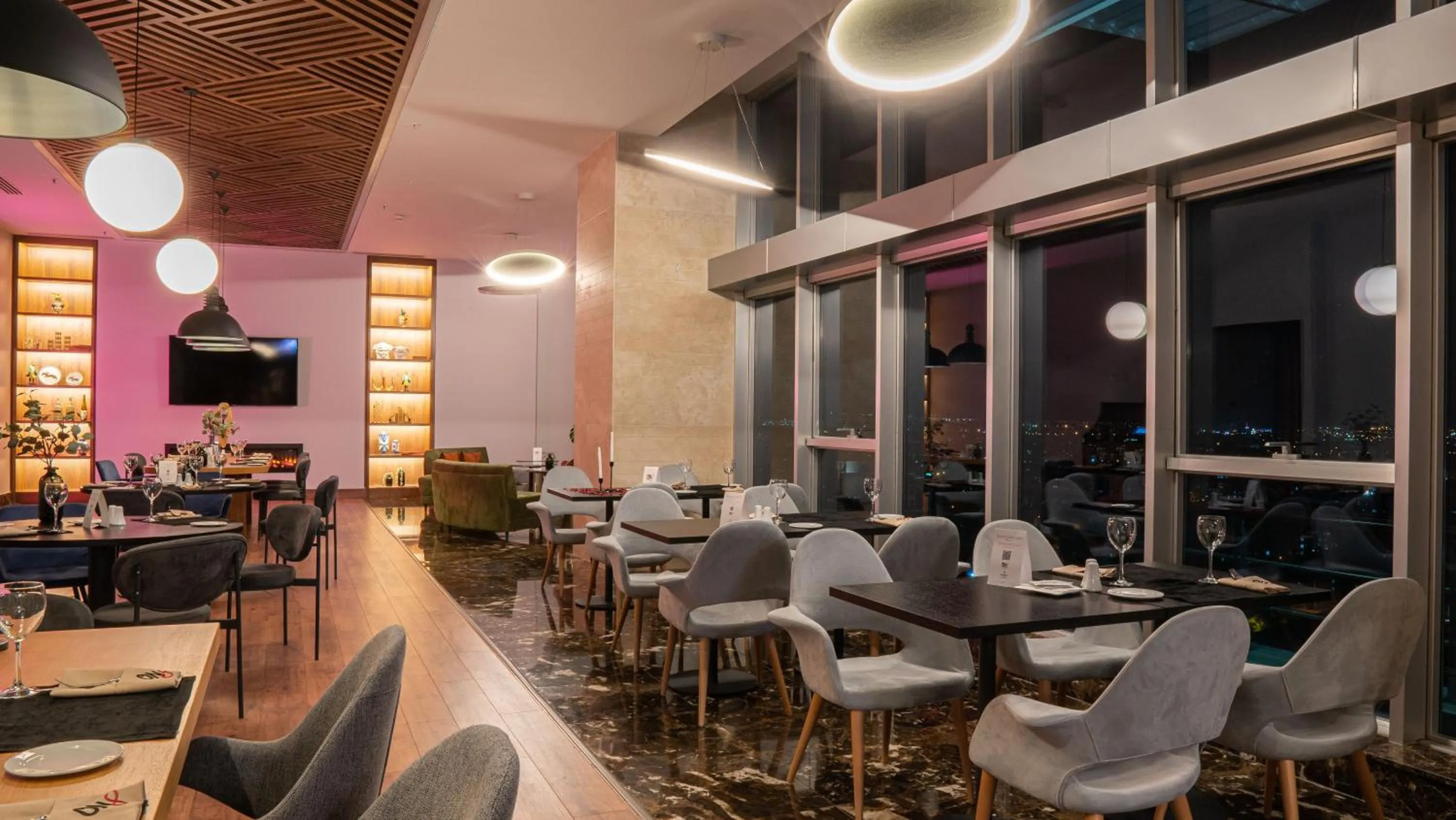 Restaurant/places to eat in Dedeman Konya Hotel Convention Center